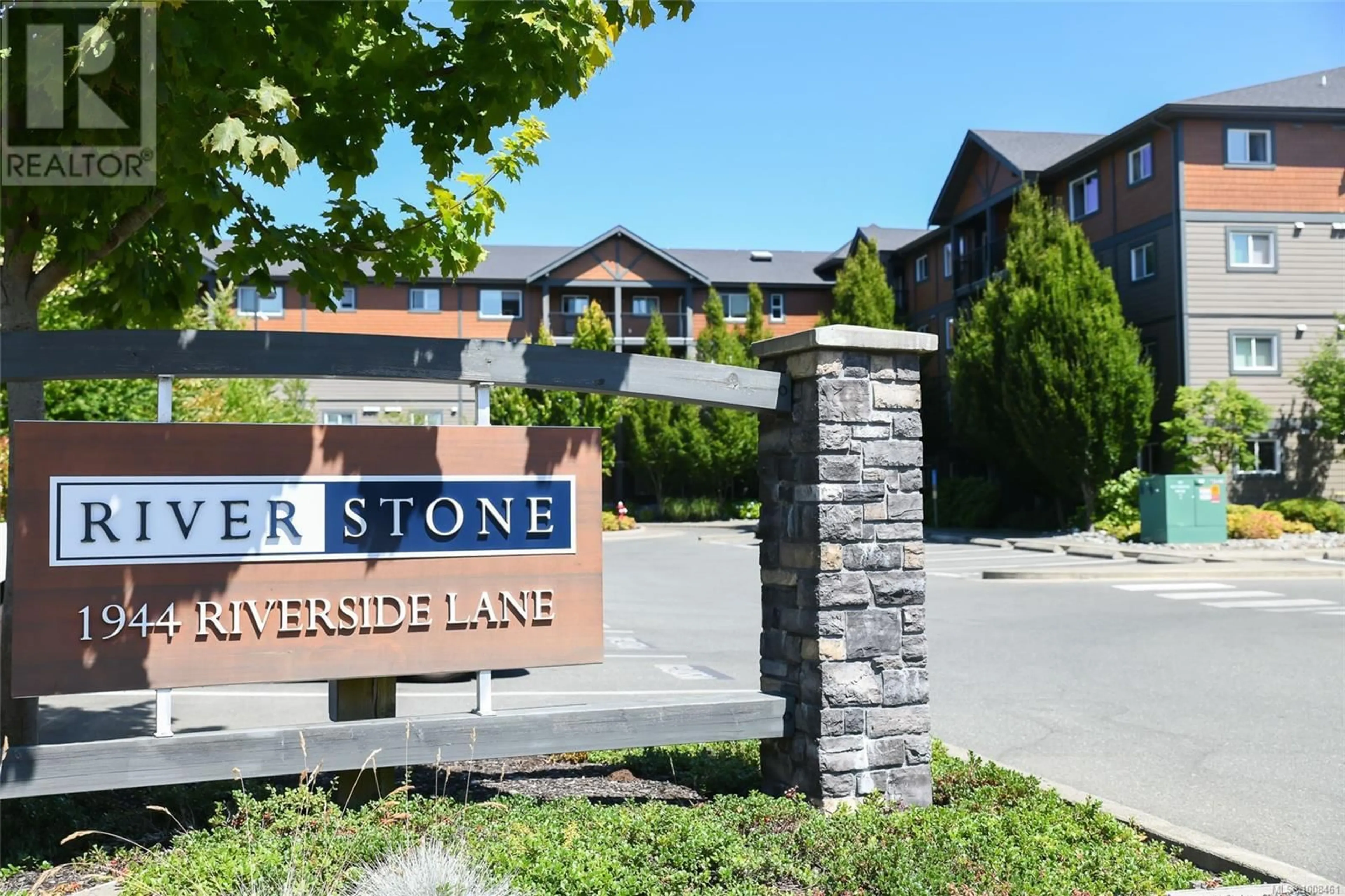 Indoor foyer for 118 - 1944 RIVERSIDE LANE, Courtenay British Columbia V9N0E5