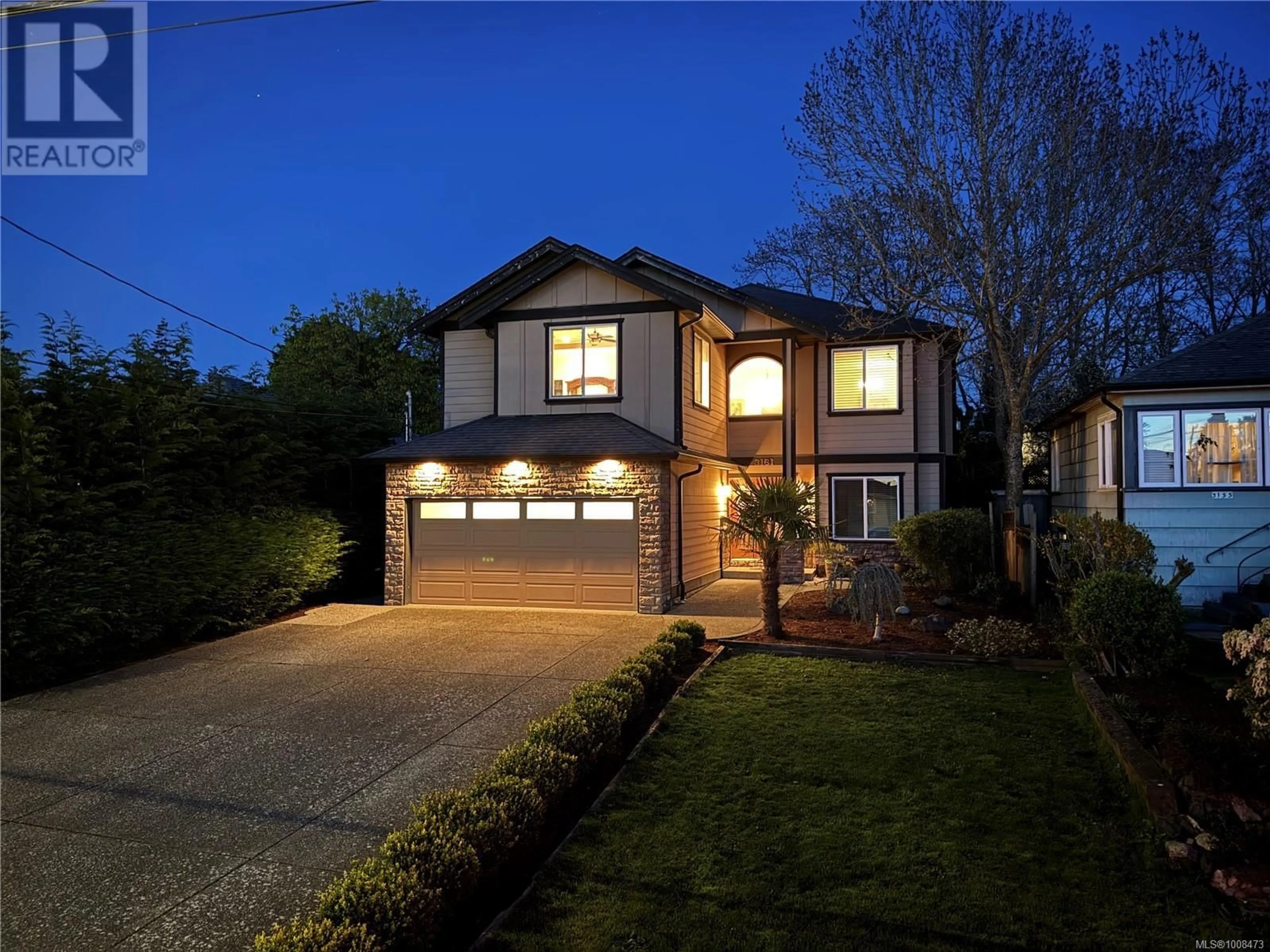 Home with vinyl exterior material, street for 3161 WASCANA STREET, Saanich British Columbia V9A1W4