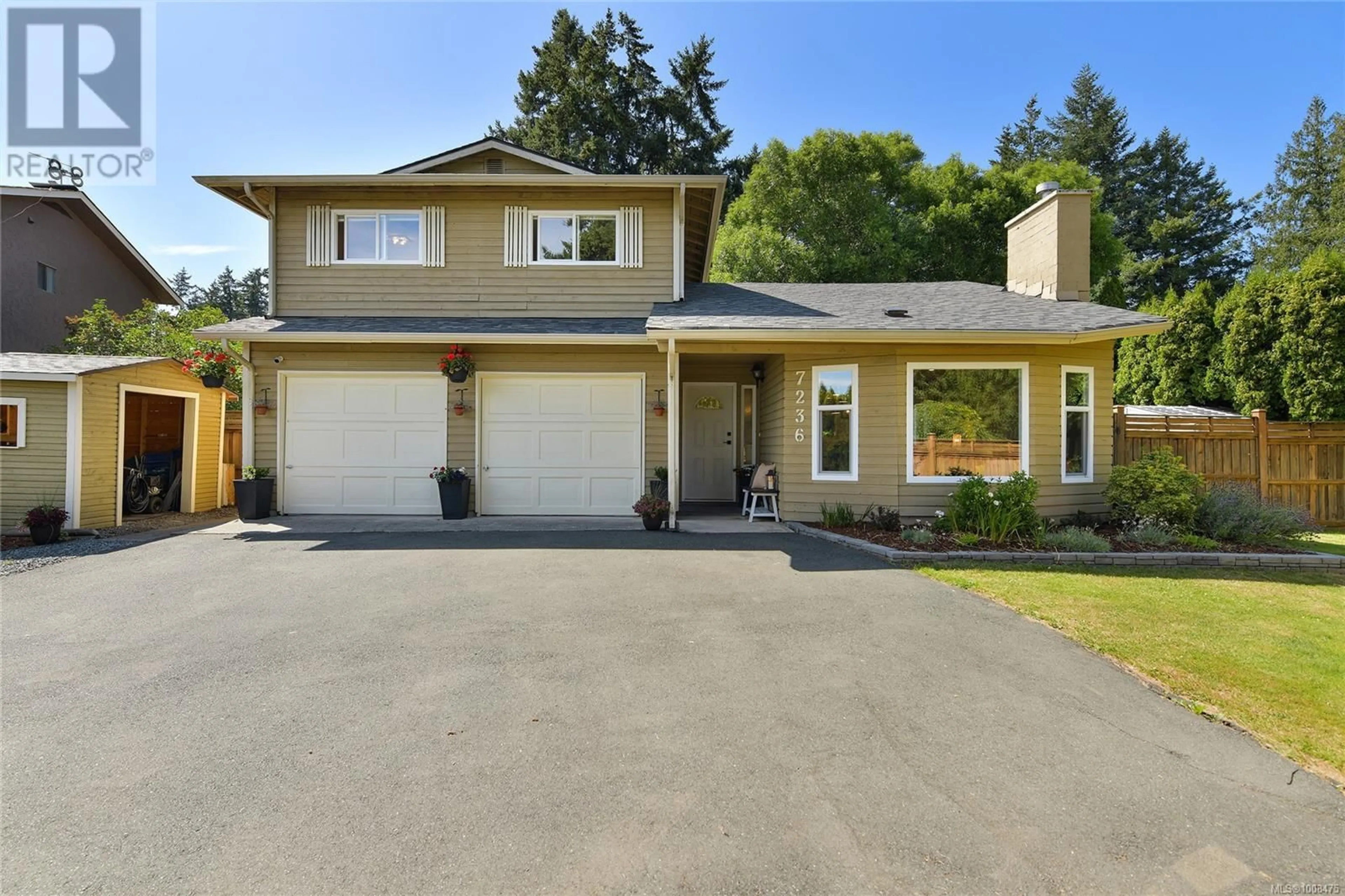 Home with vinyl exterior material, street for 7236 SEAMOUNT CLOSE, Central Saanich British Columbia V8M1M5