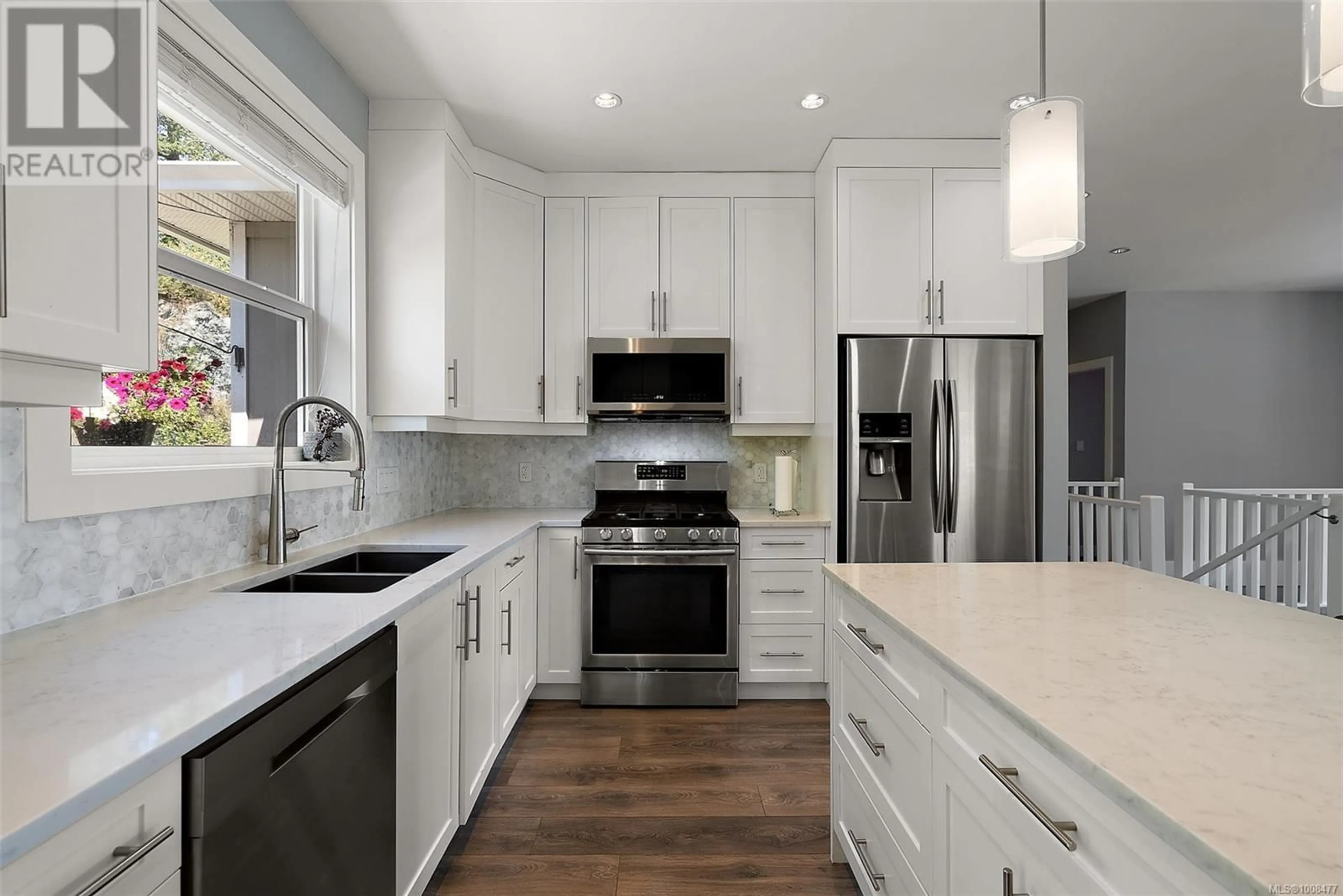 Contemporary kitchen, unknown for 308 SELICA ROAD, Langford British Columbia V9B4X2