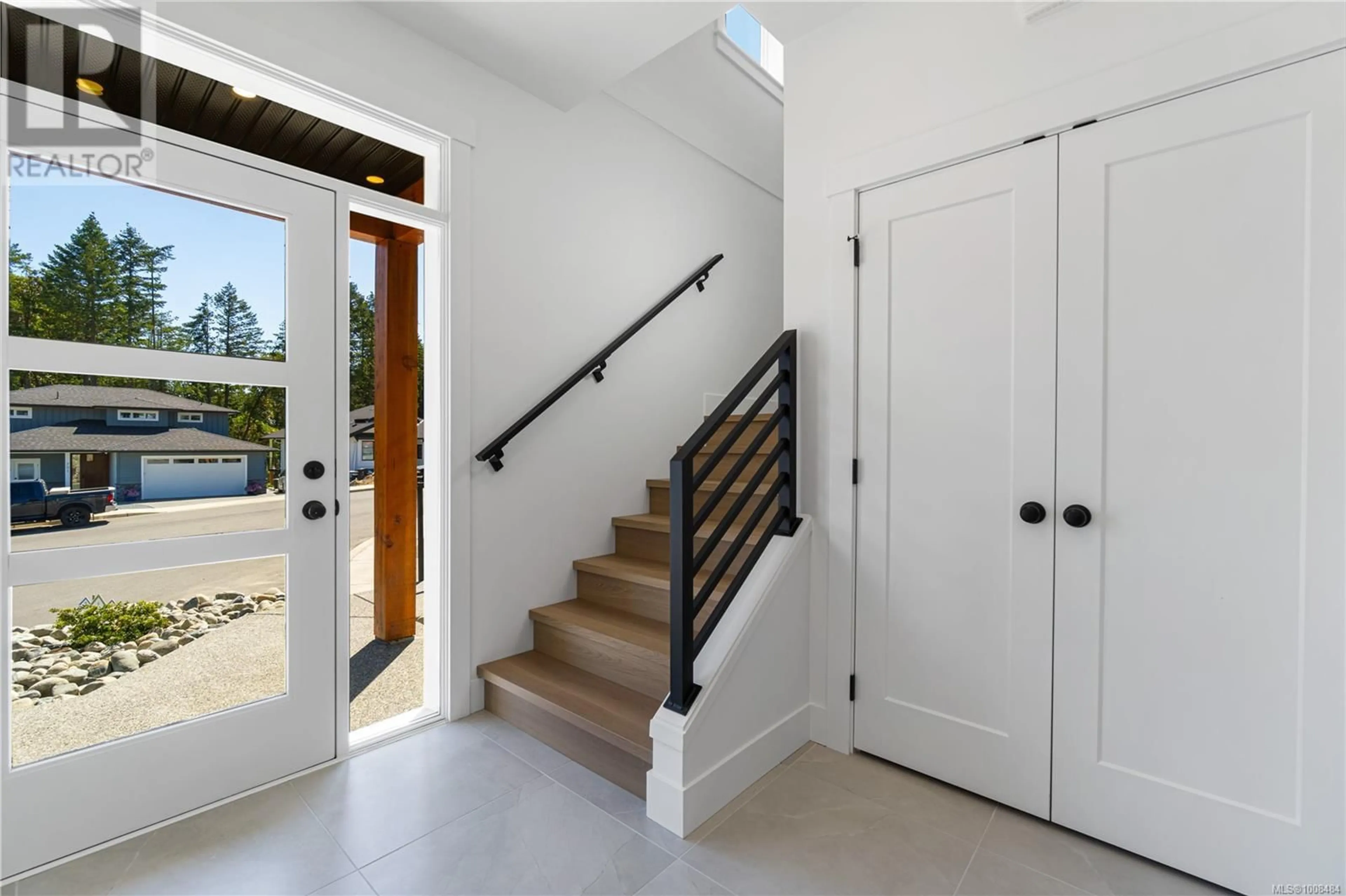 Indoor entryway for 702 STRINGER WAY, Ladysmith British Columbia V9G0A7