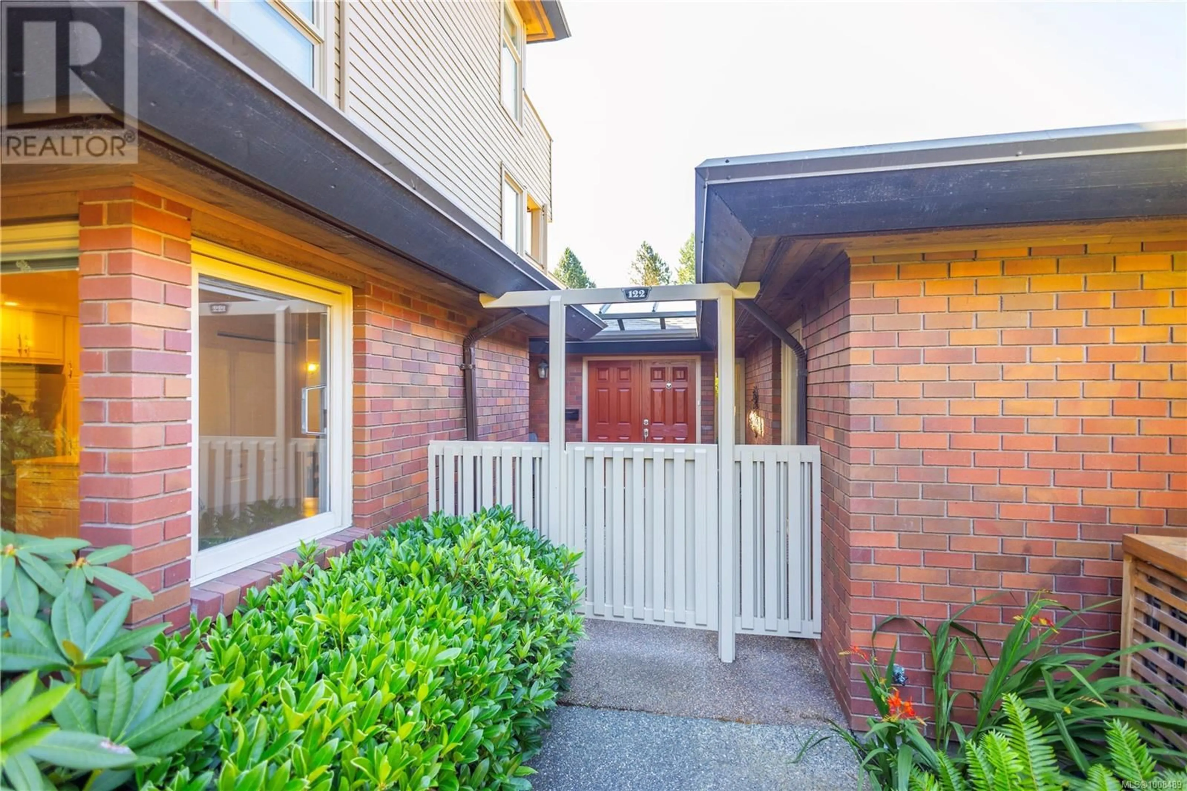 Unknown for 122 - 2345 CEDAR HILL CROSS ROAD, Oak Bay British Columbia V8P5M8