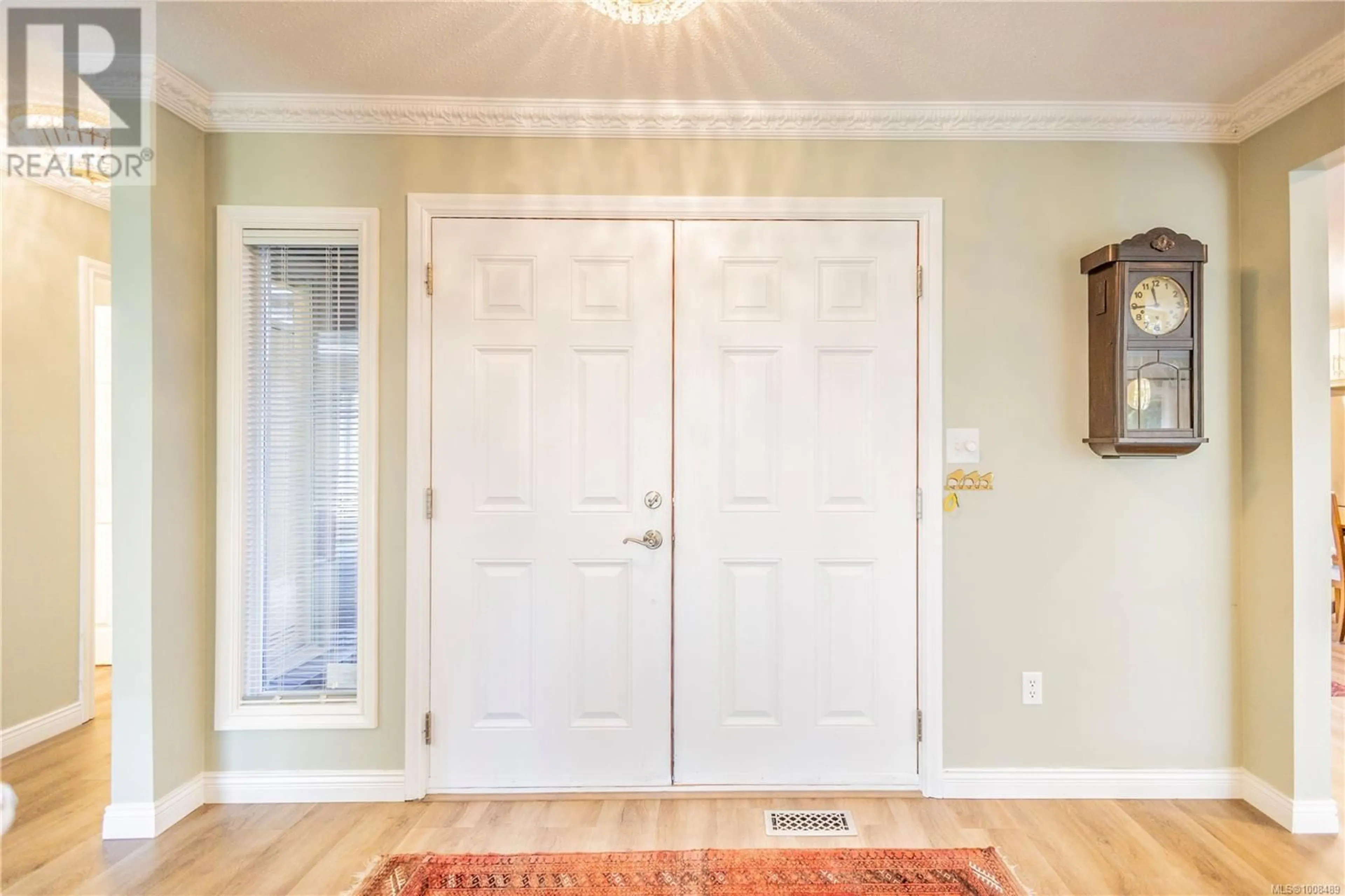 Indoor entryway for 122 - 2345 CEDAR HILL CROSS ROAD, Oak Bay British Columbia V8P5M8
