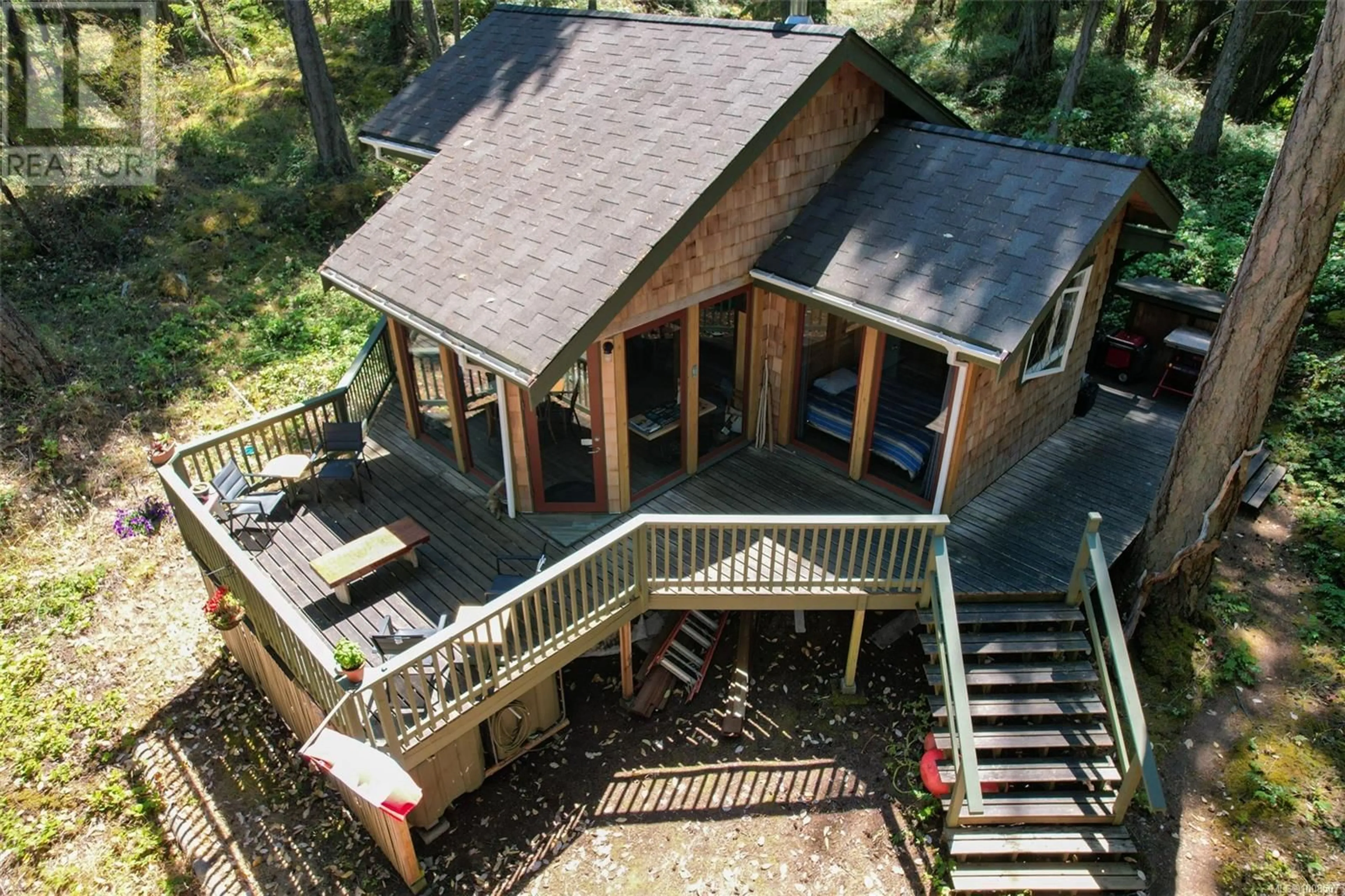 A pic from outside/outdoor area/front of a property/back of a property/a pic from drone, unknown for Lt 1 NE RUXTON ISLAND, Ruxton Island British Columbia