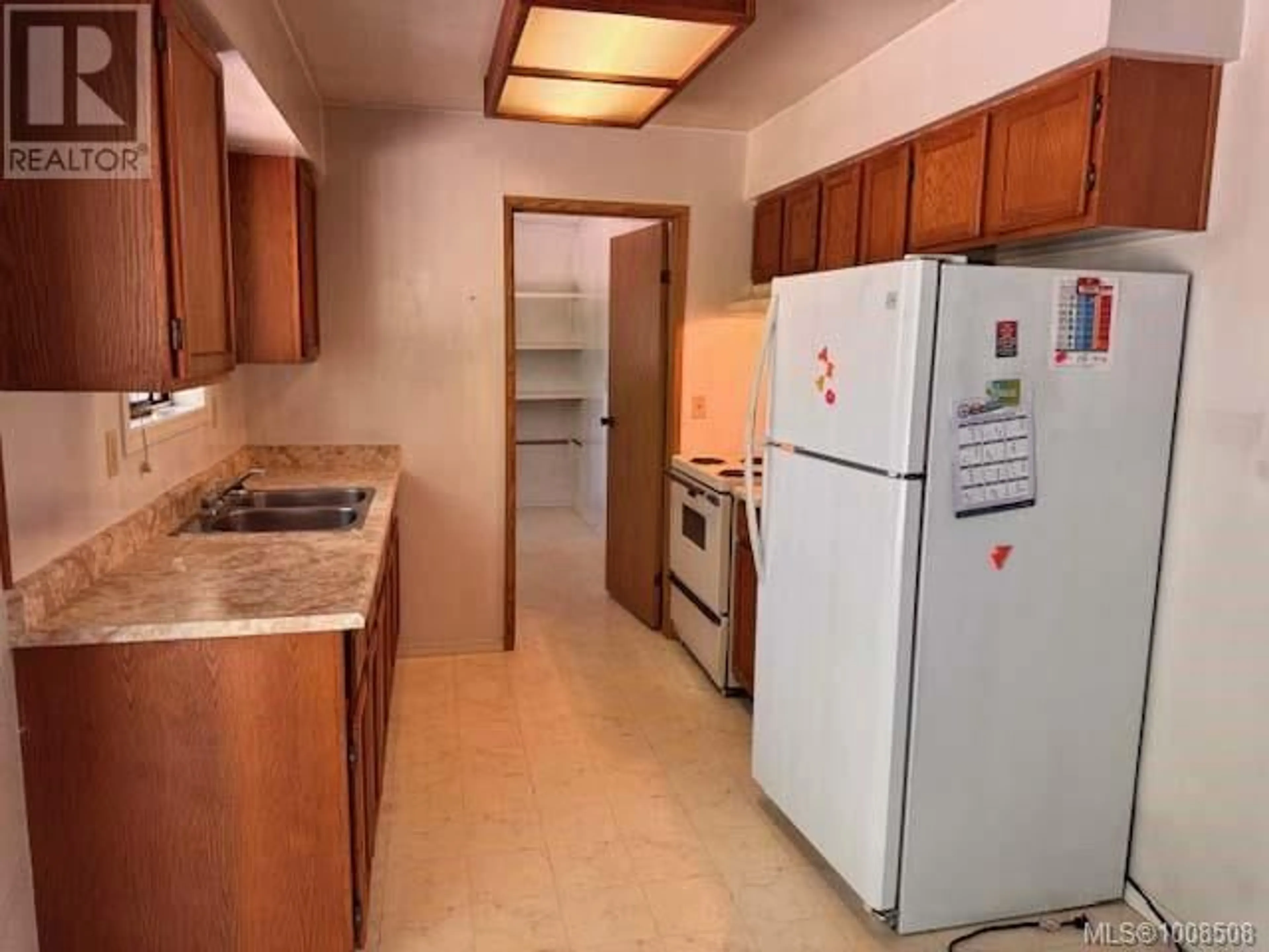 Standard kitchen, unknown for 498 TODD PLACE, Parksville British Columbia V9P1C2