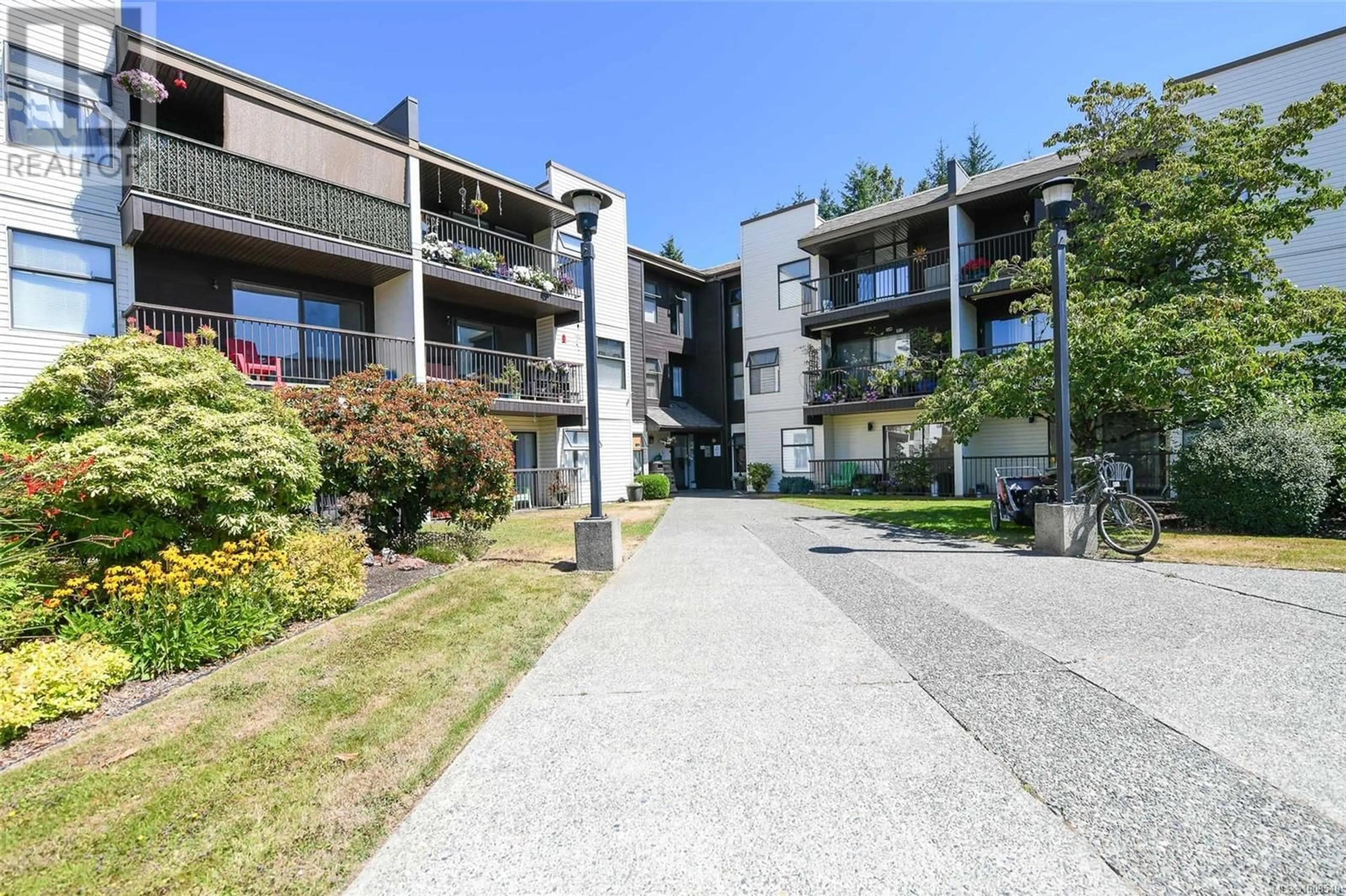Patio, street for 118 - 585 DOGWOOD STREET SOUTH, Campbell River British Columbia V9W6T6