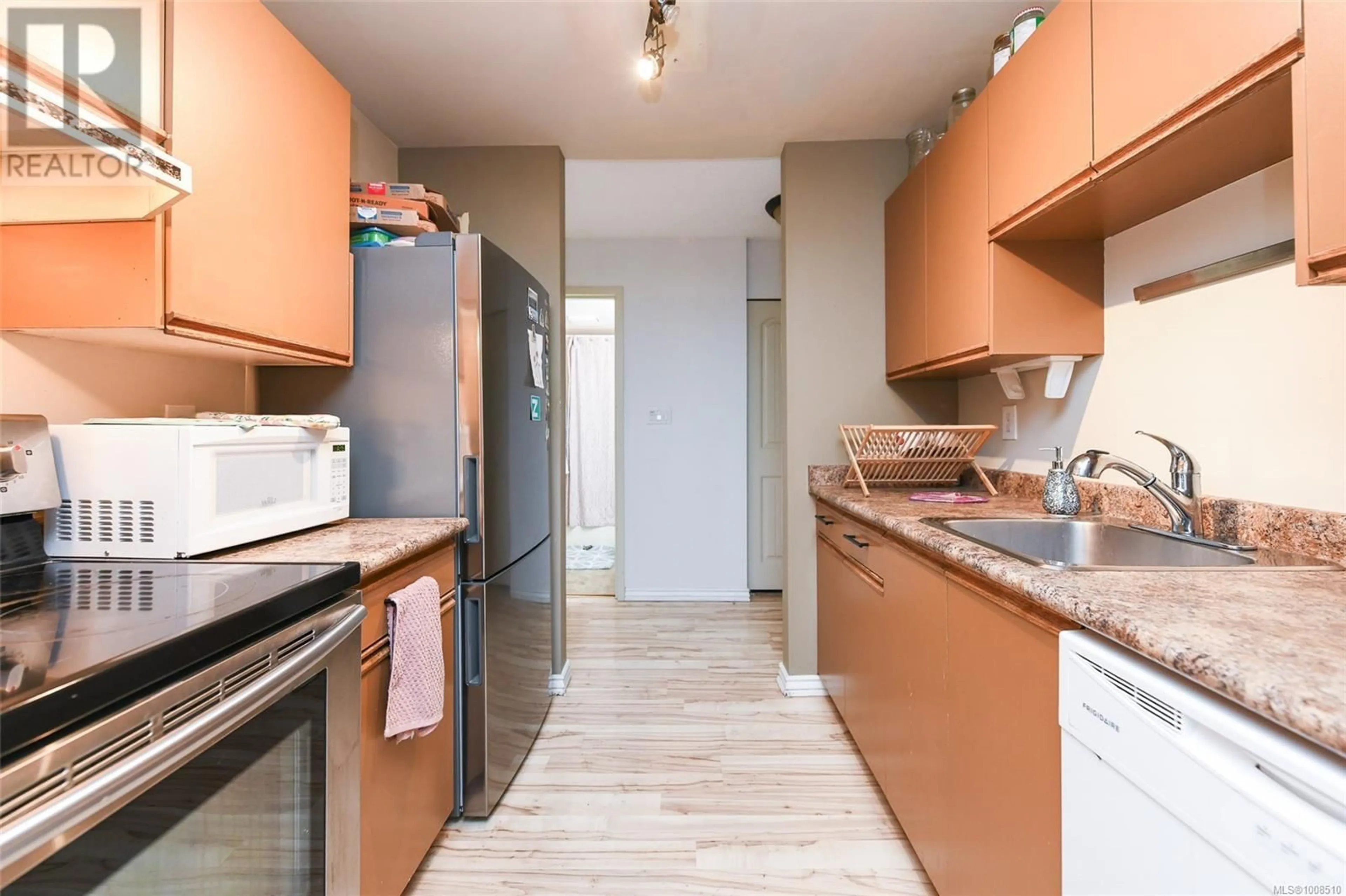 Standard kitchen, unknown for 118 - 585 DOGWOOD STREET SOUTH, Campbell River British Columbia V9W6T6