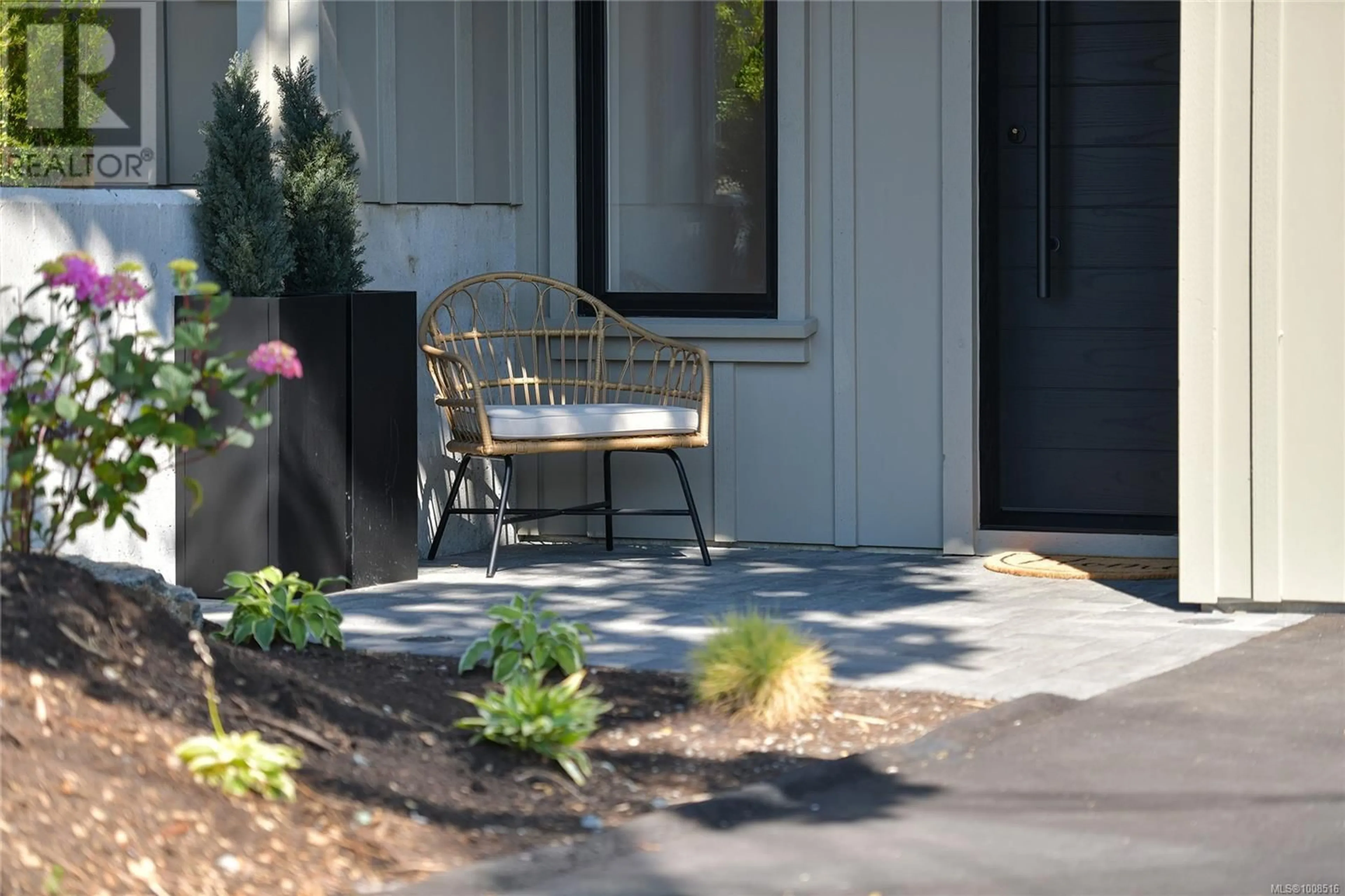 Patio, street for B - 928 FALAISE CRESCENT, Saanich British Columbia V8Y1A3