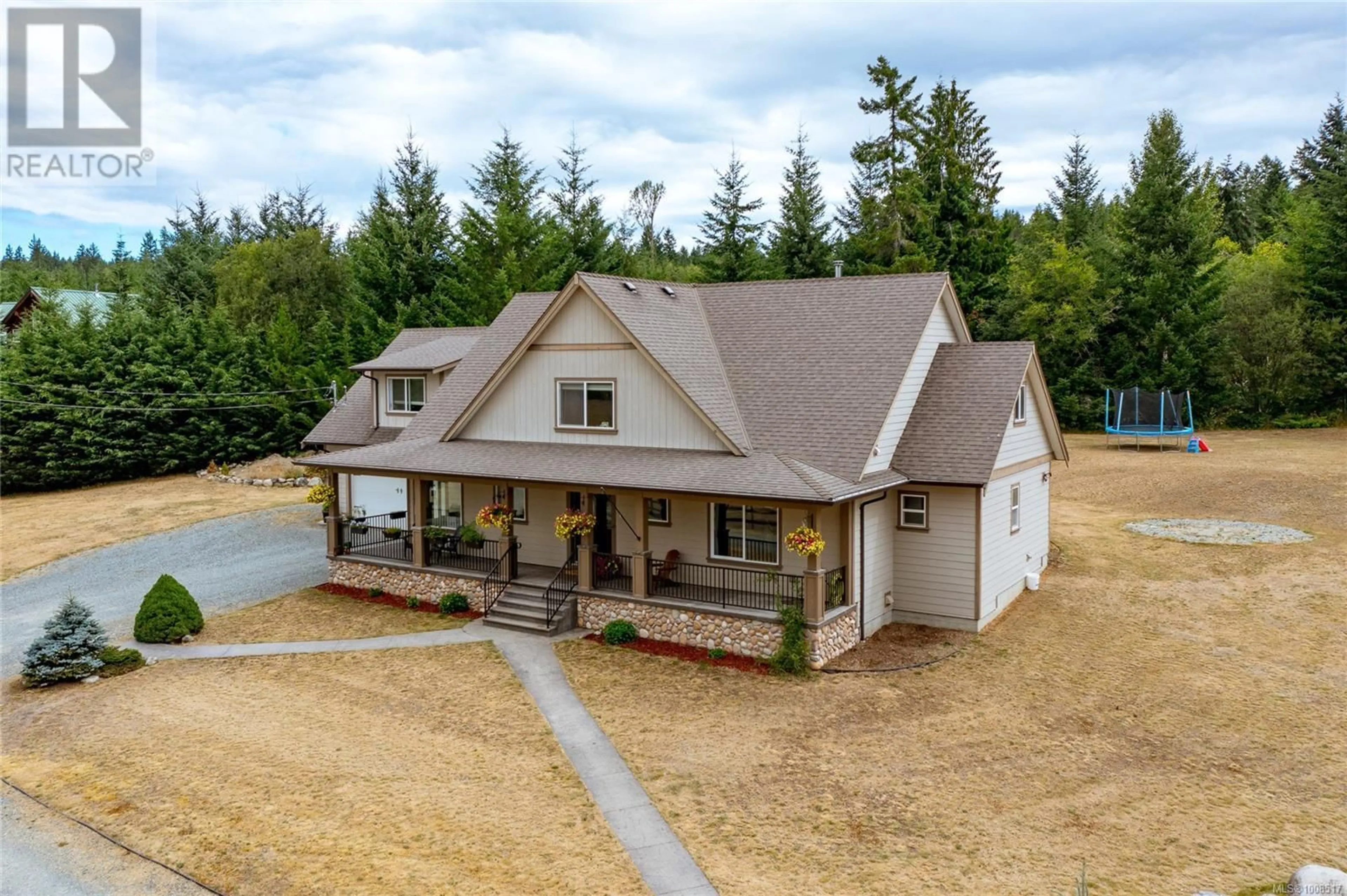 A pic from outside/outdoor area/front of a property/back of a property/a pic from drone, building for 2540 ELK TRAILS WAY, Nanaimo British Columbia V9X0A3