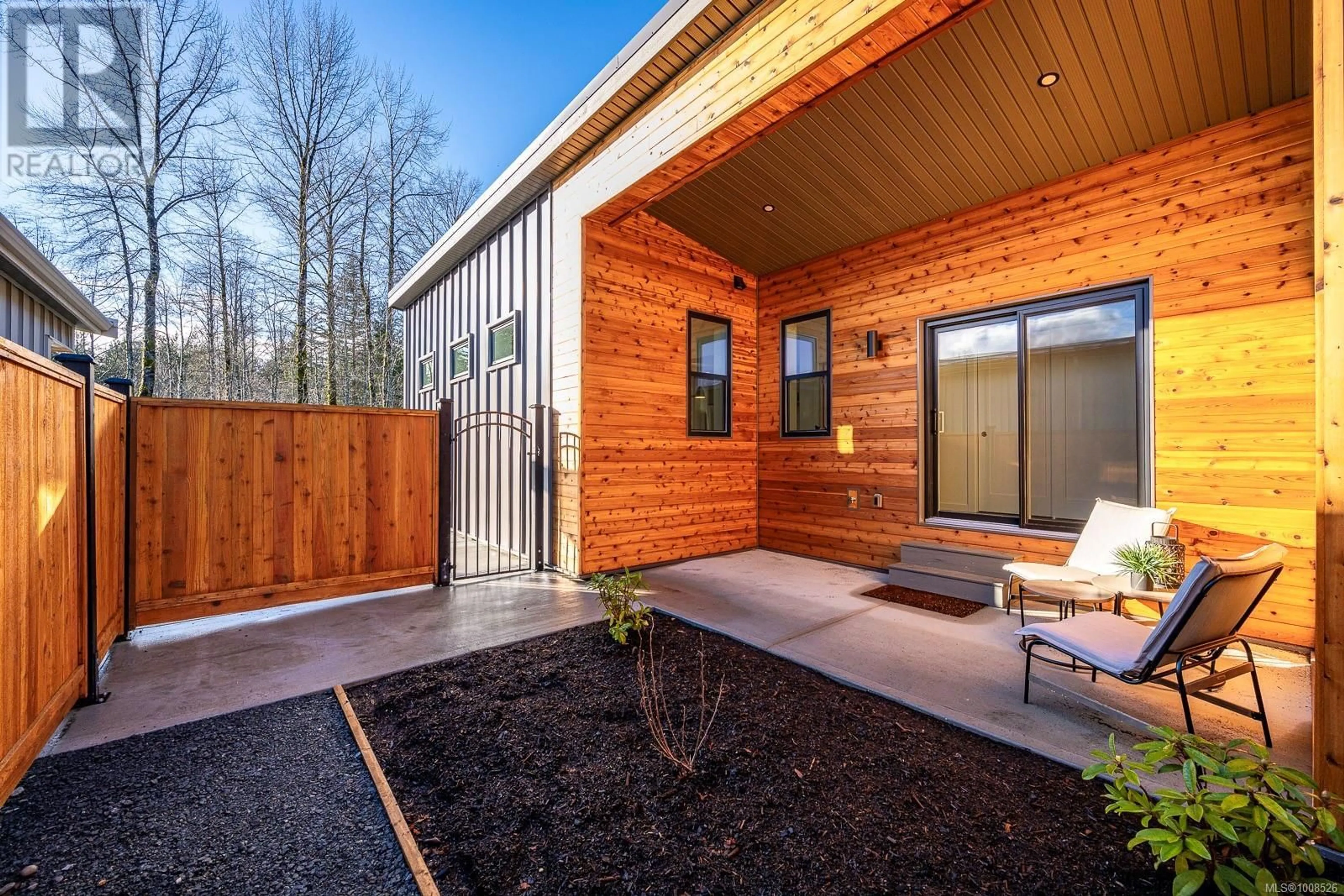 Home with brick exterior material, street for 19 - 3025 ROYSTON ROAD, Cumberland British Columbia V0R1S0
