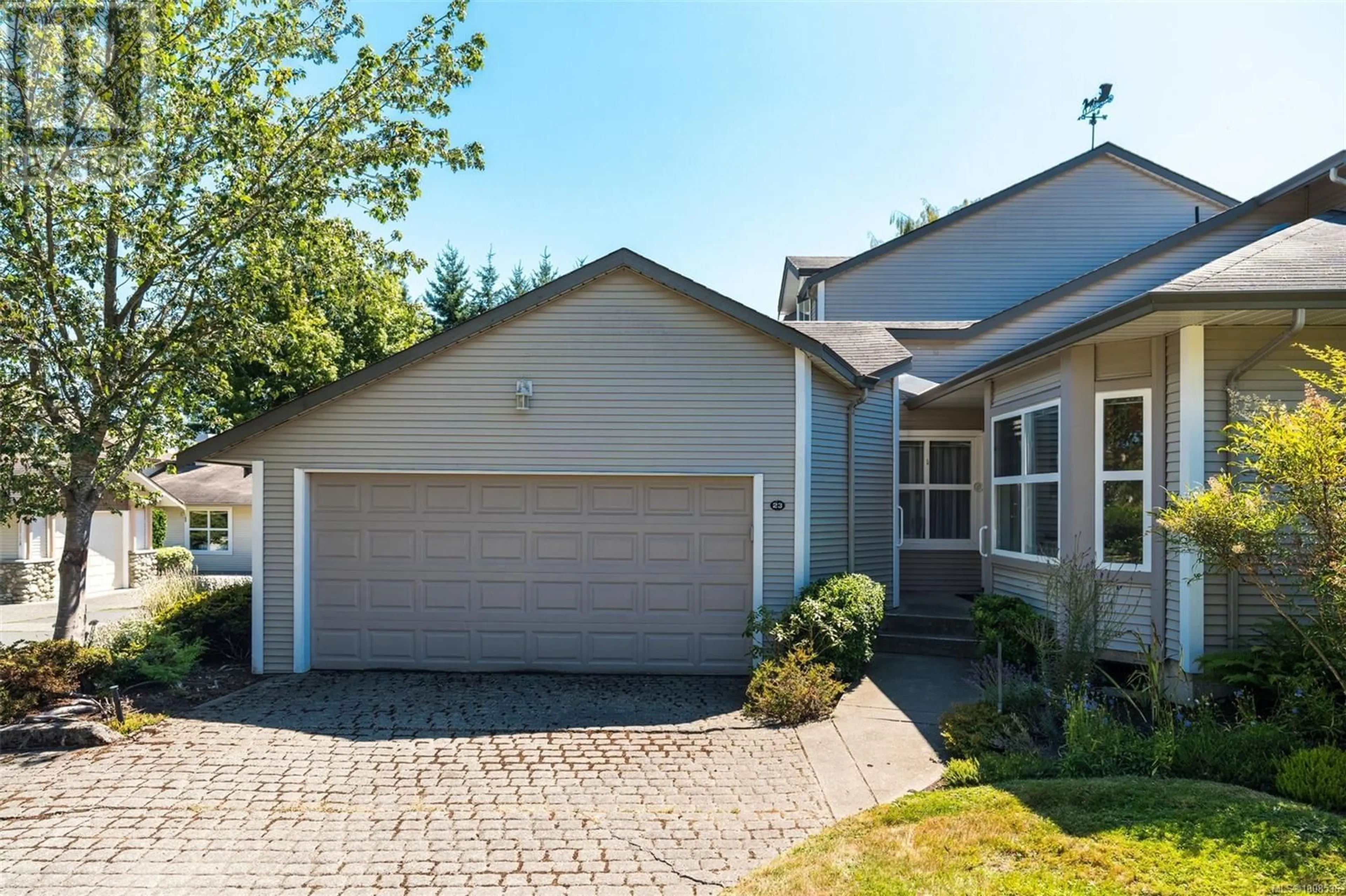 Home with vinyl exterior material, street for 23 - 3633 CEDAR HILL ROAD, Saanich British Columbia V8P3Z3