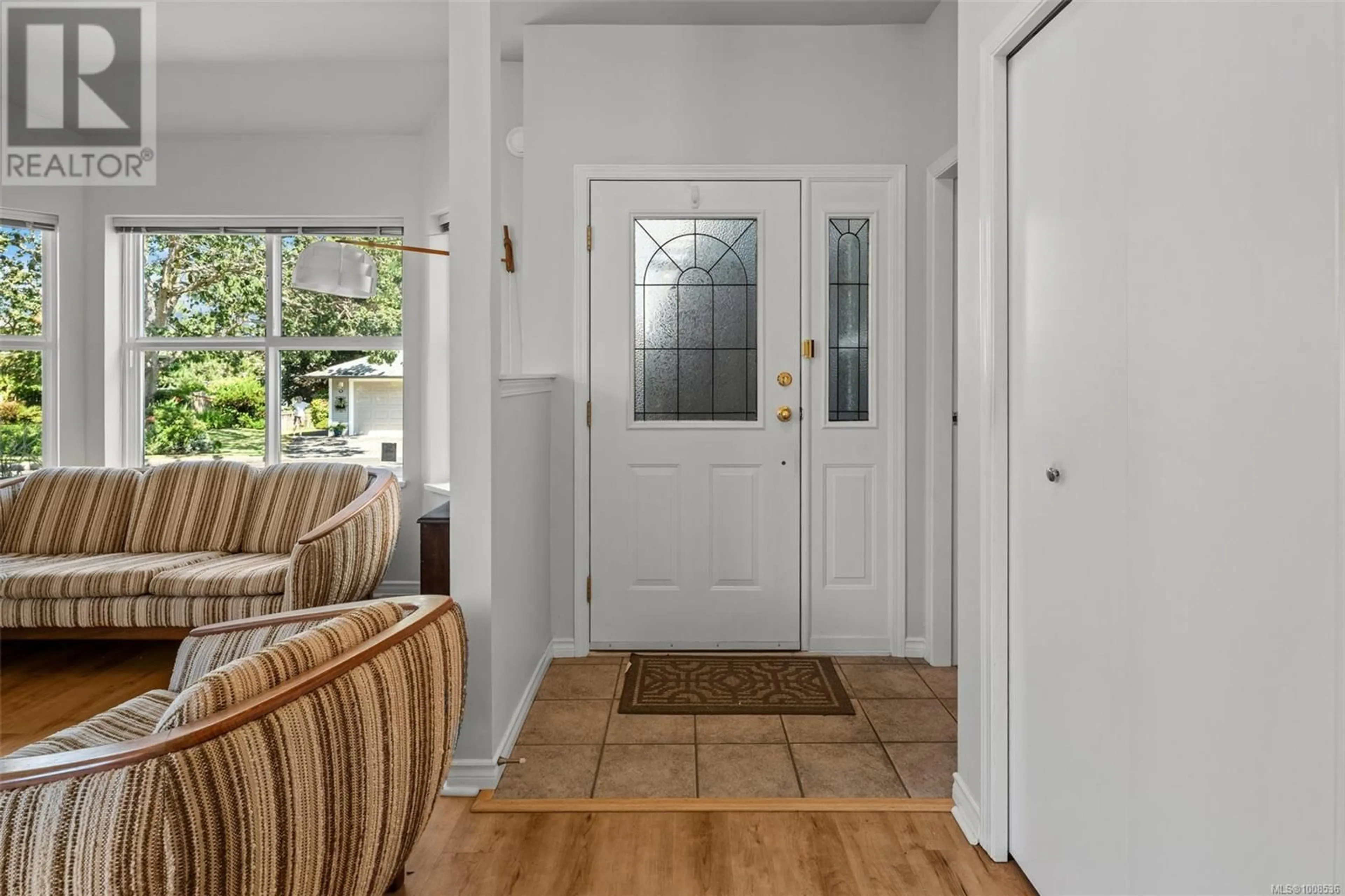 Indoor entryway for 23 - 3633 CEDAR HILL ROAD, Saanich British Columbia V8P3Z3