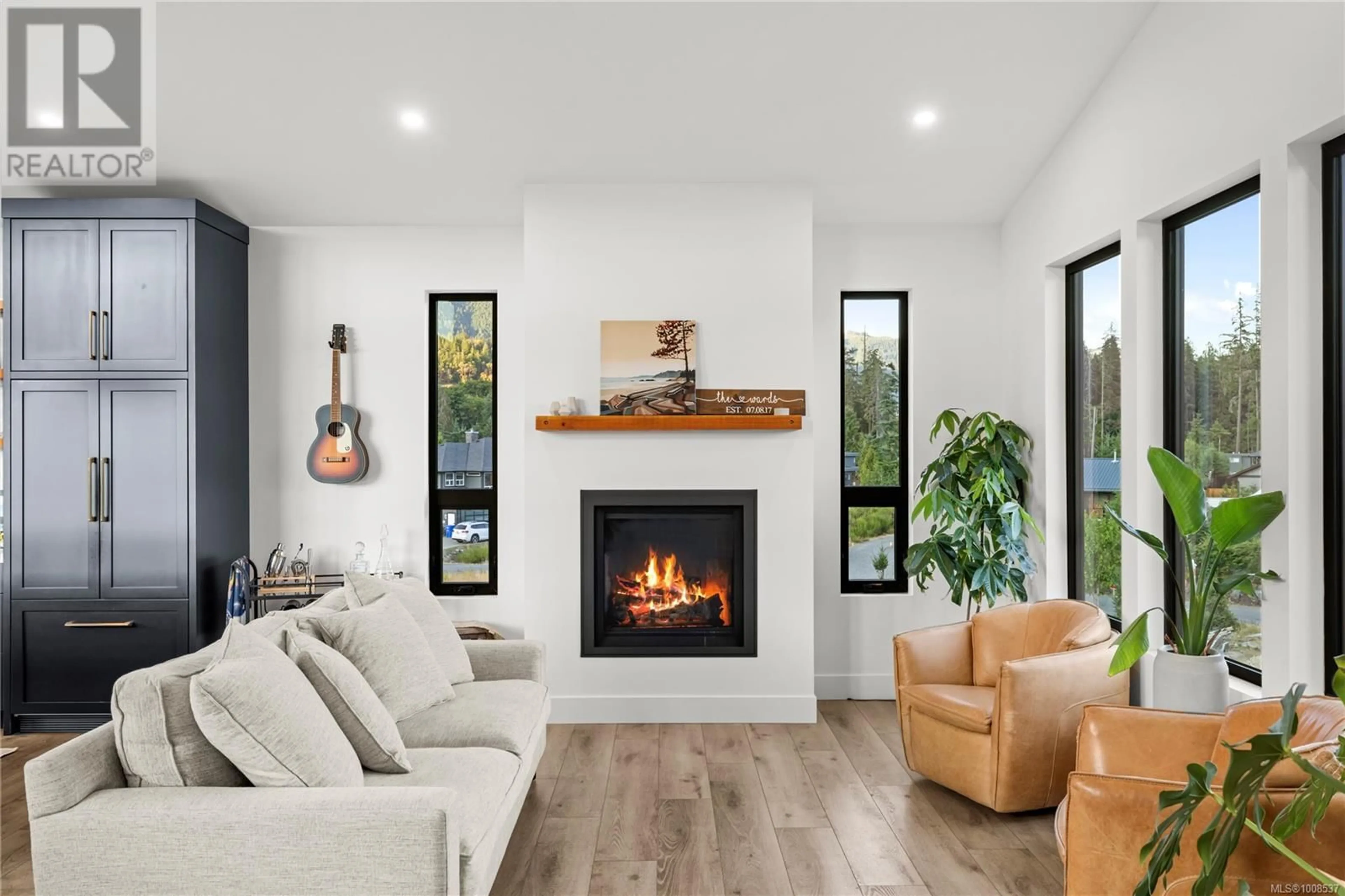 Living room with furniture, unknown for 9389 LAKEFRONT RISE, Lake Cowichan British Columbia V0R2G1