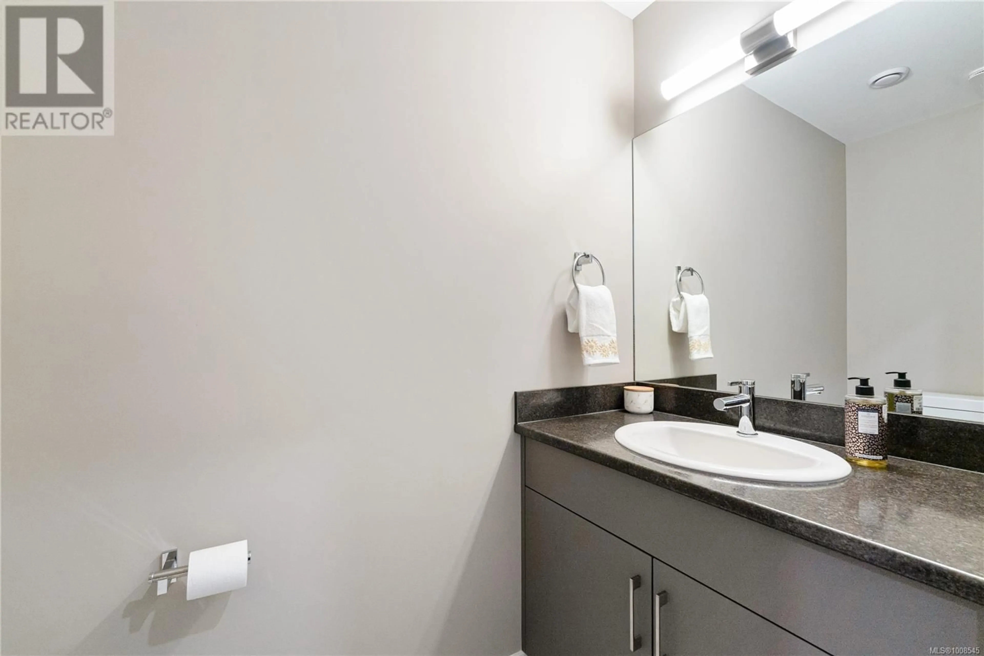 Standard bathroom, unknown for 3 - 544 COOK STREET, Ladysmith British Columbia V9G1P8