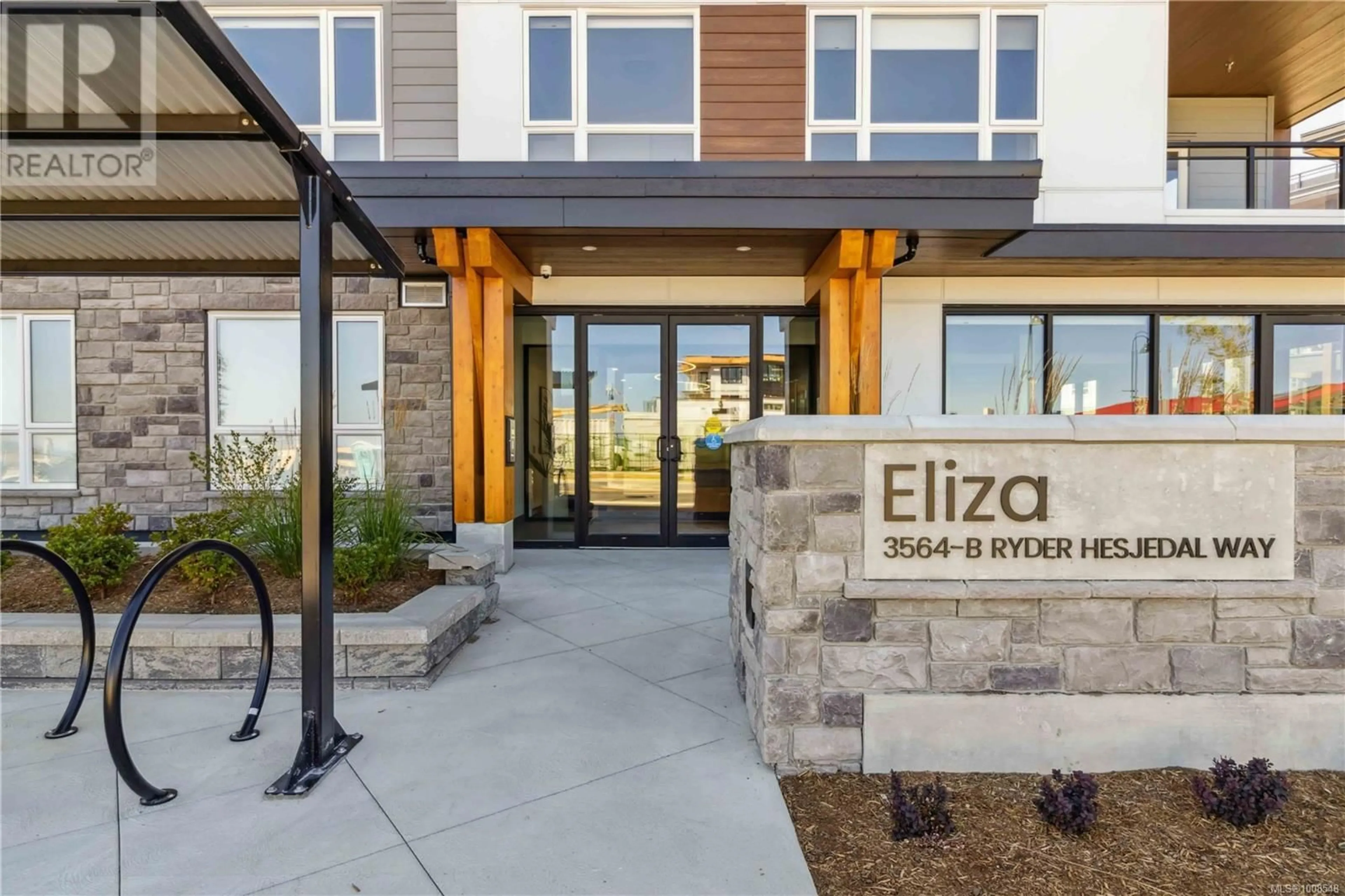 Indoor entryway for 200 - 3564B RYDER HESJEDAL WAY, Colwood British Columbia V9C0V3