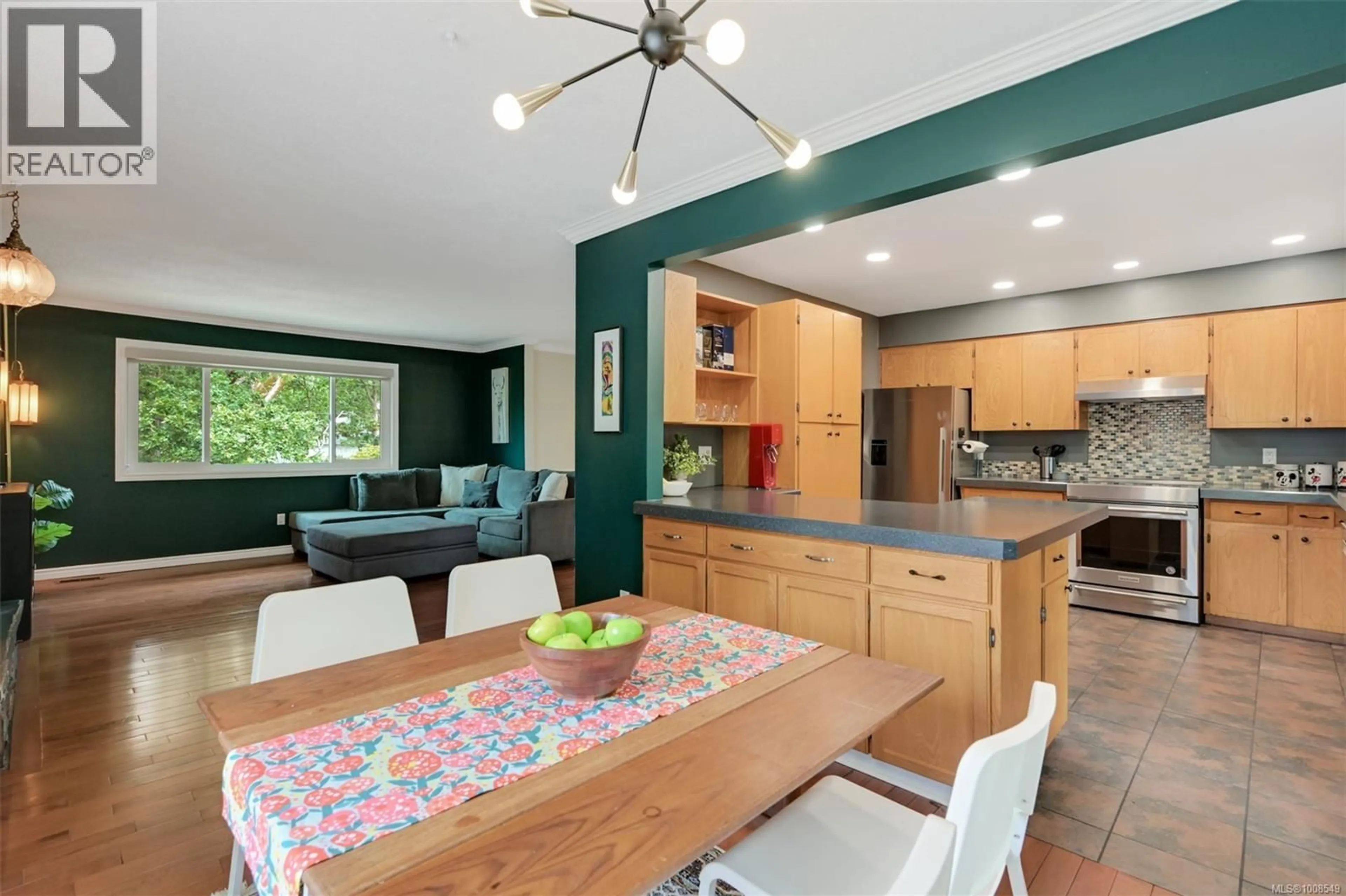 Open concept kitchen, unknown for 889 MCADAM PLACE, Esquimalt British Columbia V8T1Z6