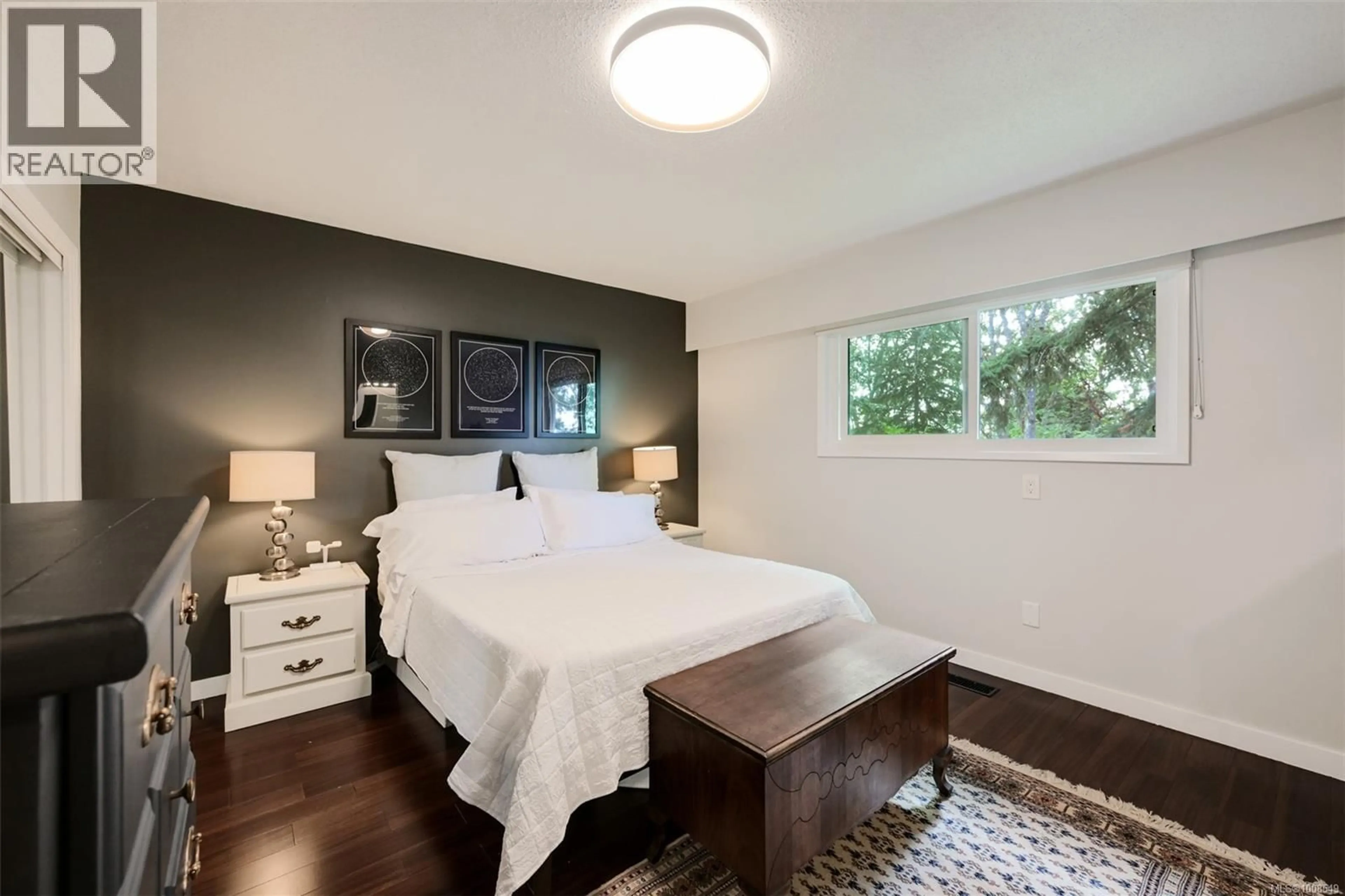 Bedroom with bed, wood/laminate floor for 889 MCADAM PLACE, Esquimalt British Columbia V8T1Z6
