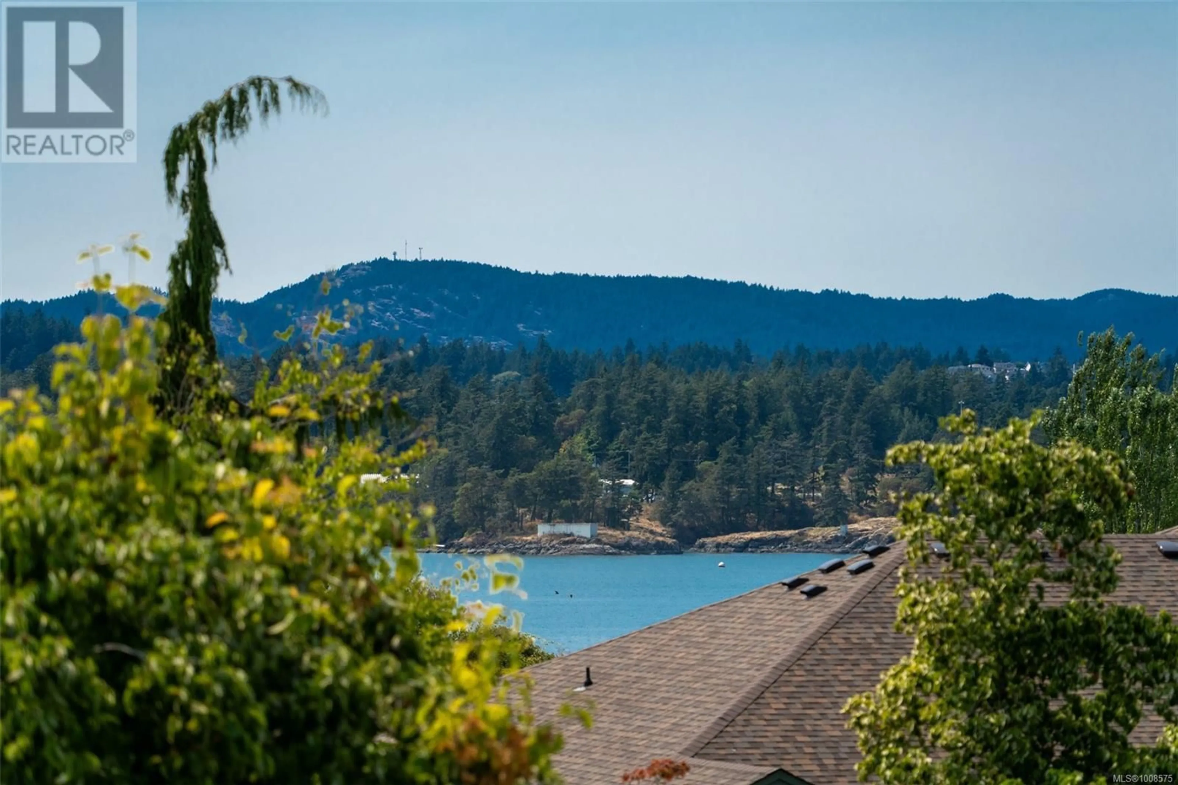 Patio, water/lake/river/ocean view for 22 - 126 HALLOWELL ROAD, View Royal British Columbia V9A7K2