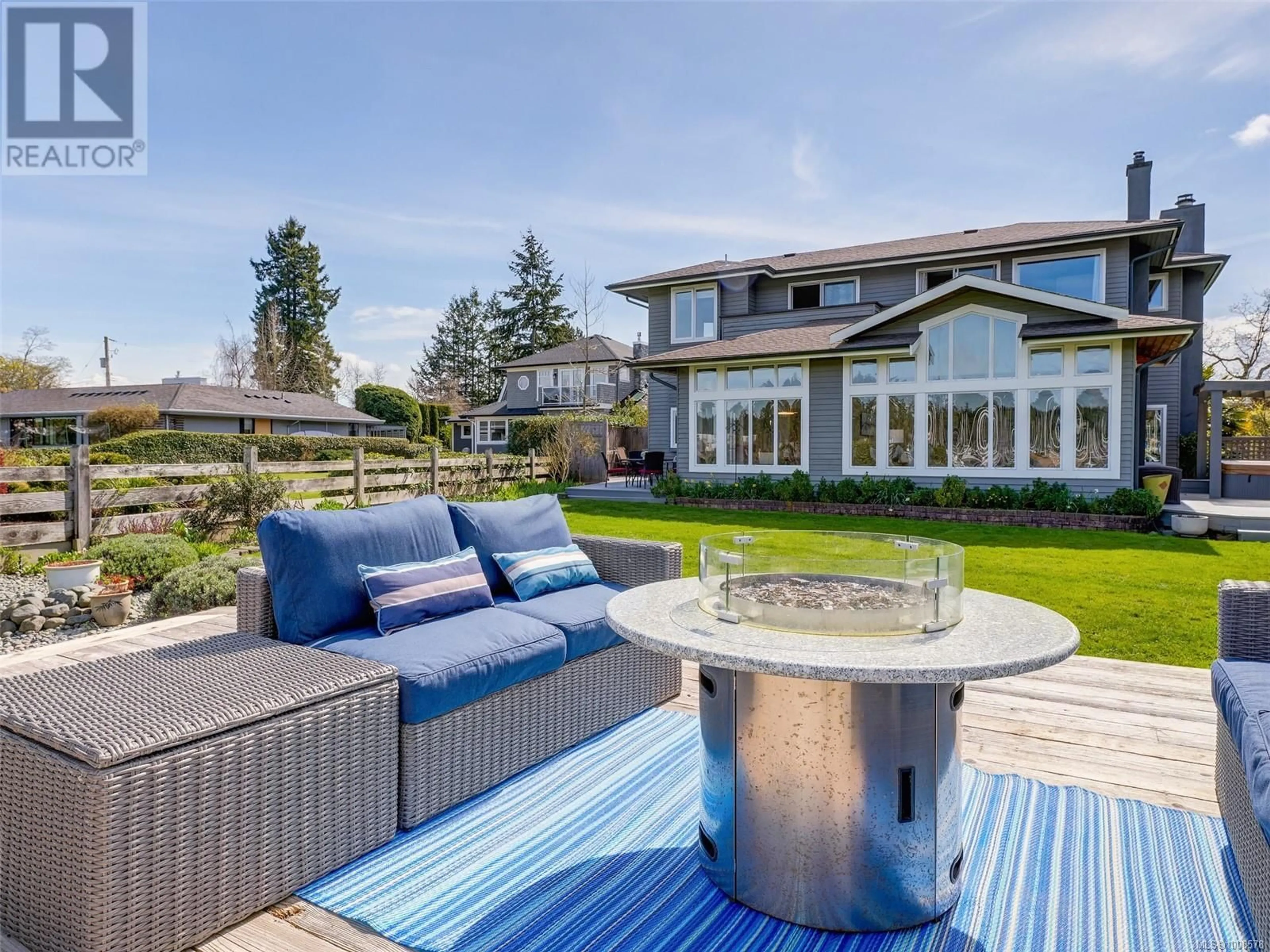Patio, water/lake/river/ocean view for 10680 BLUE HERON ROAD, North Saanich British Columbia V8L3X9