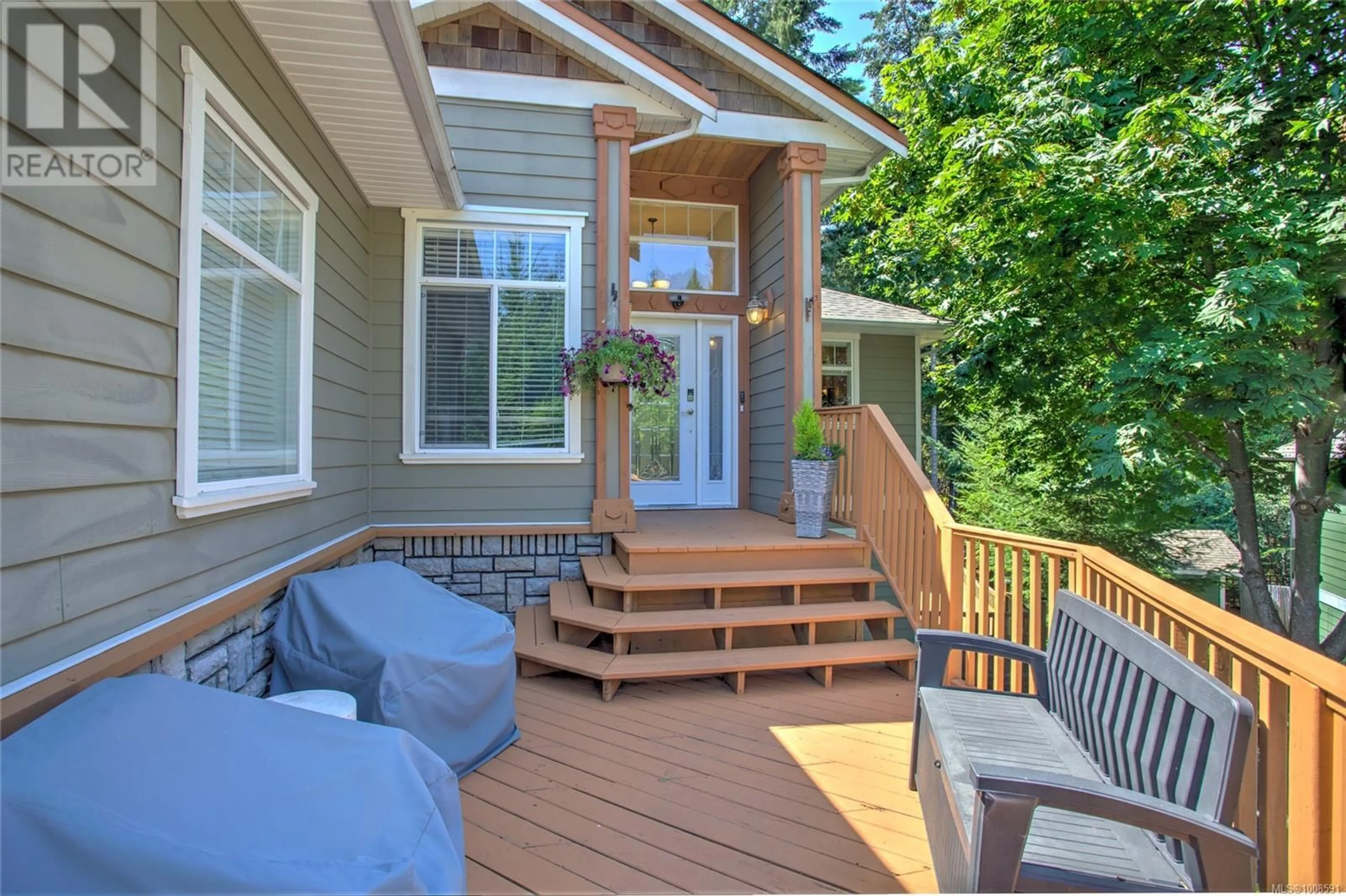 Patio, water/lake/river/ocean view for 6282 ALGONKIN PLACE, Duncan British Columbia V9L6Z1