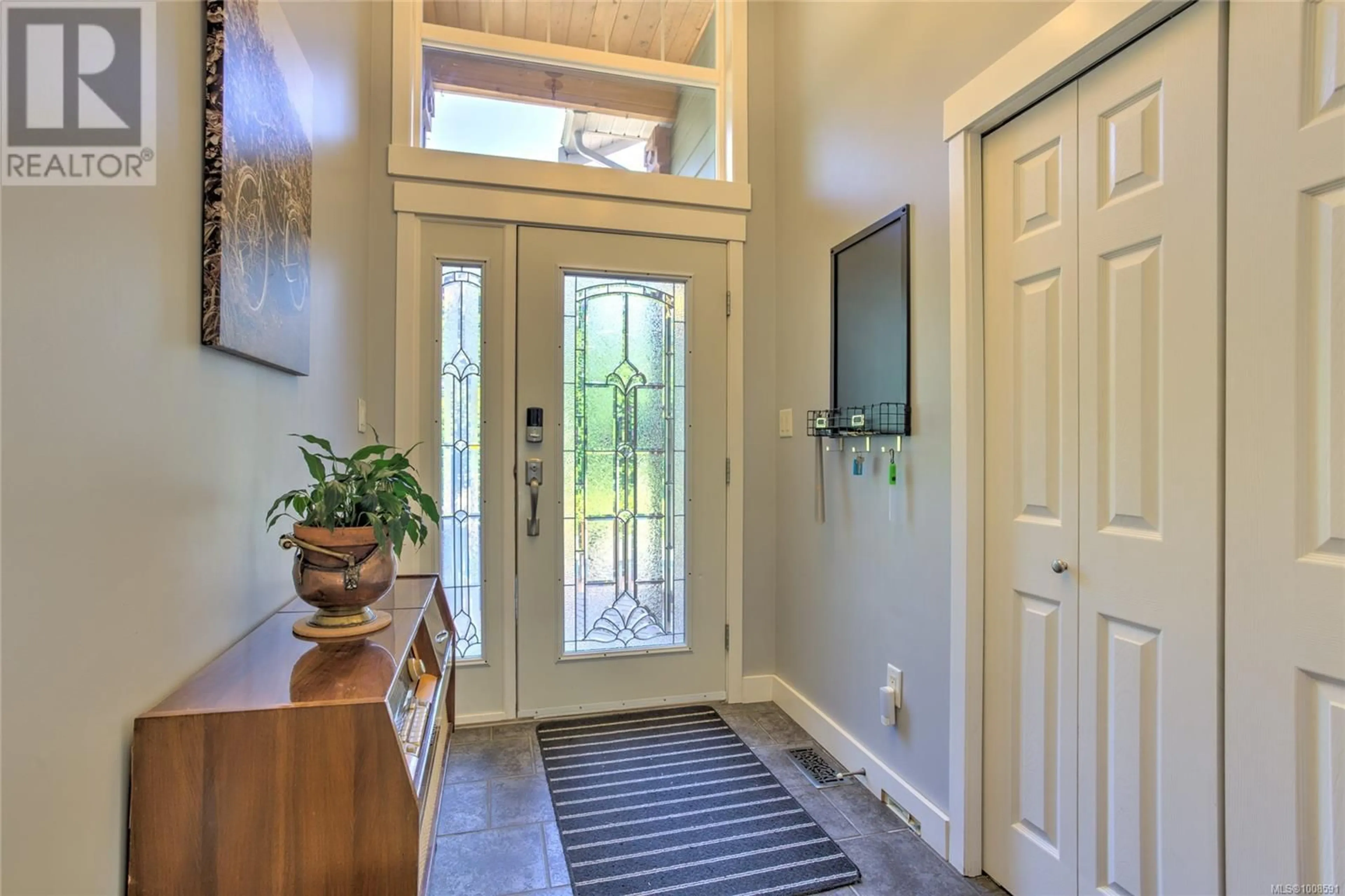 Indoor entryway for 6282 ALGONKIN PLACE, Duncan British Columbia V9L6Z1