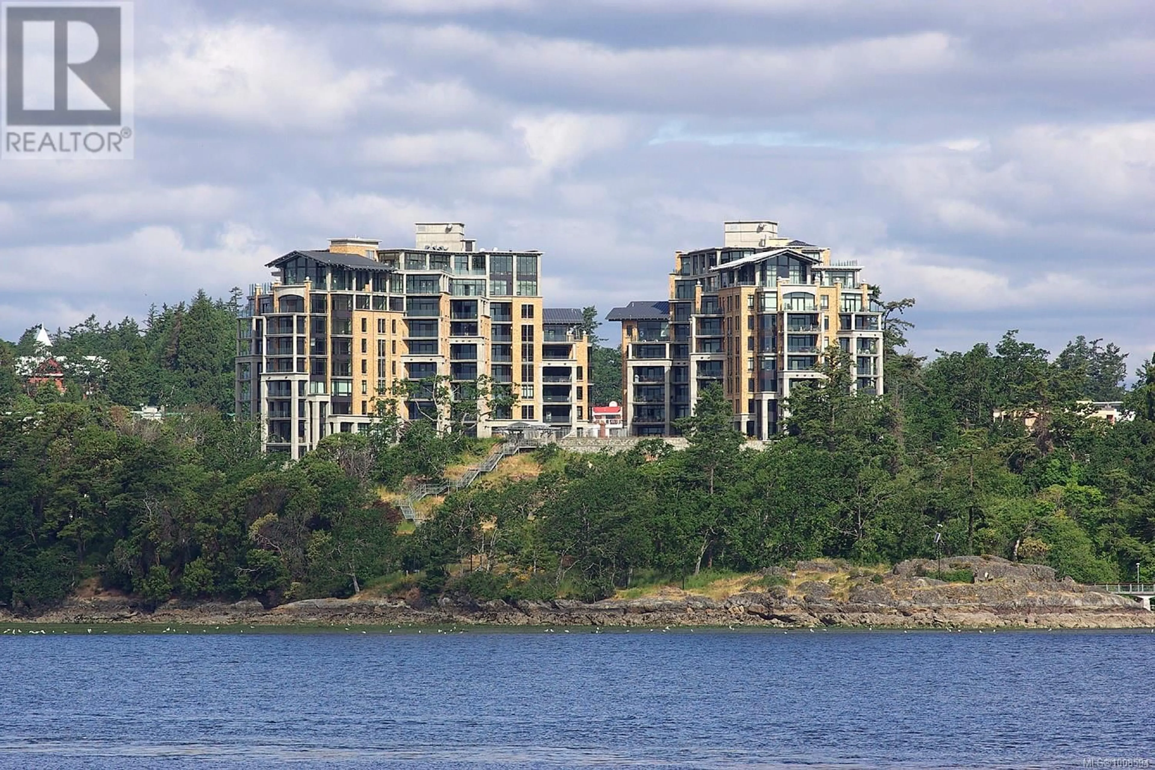 Blurry image for 802 - 847 DUNSMUIR ROAD, Victoria British Columbia V9A0A5