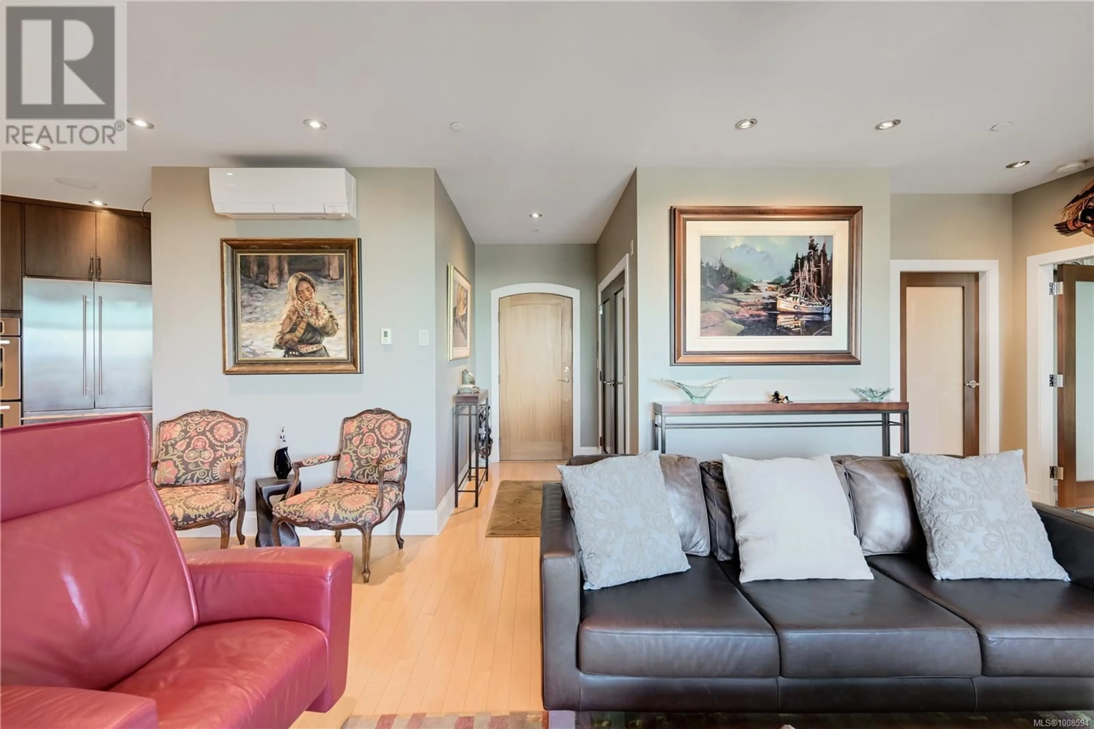 Unknown for 802 - 847 DUNSMUIR ROAD, Victoria British Columbia V9A0A5