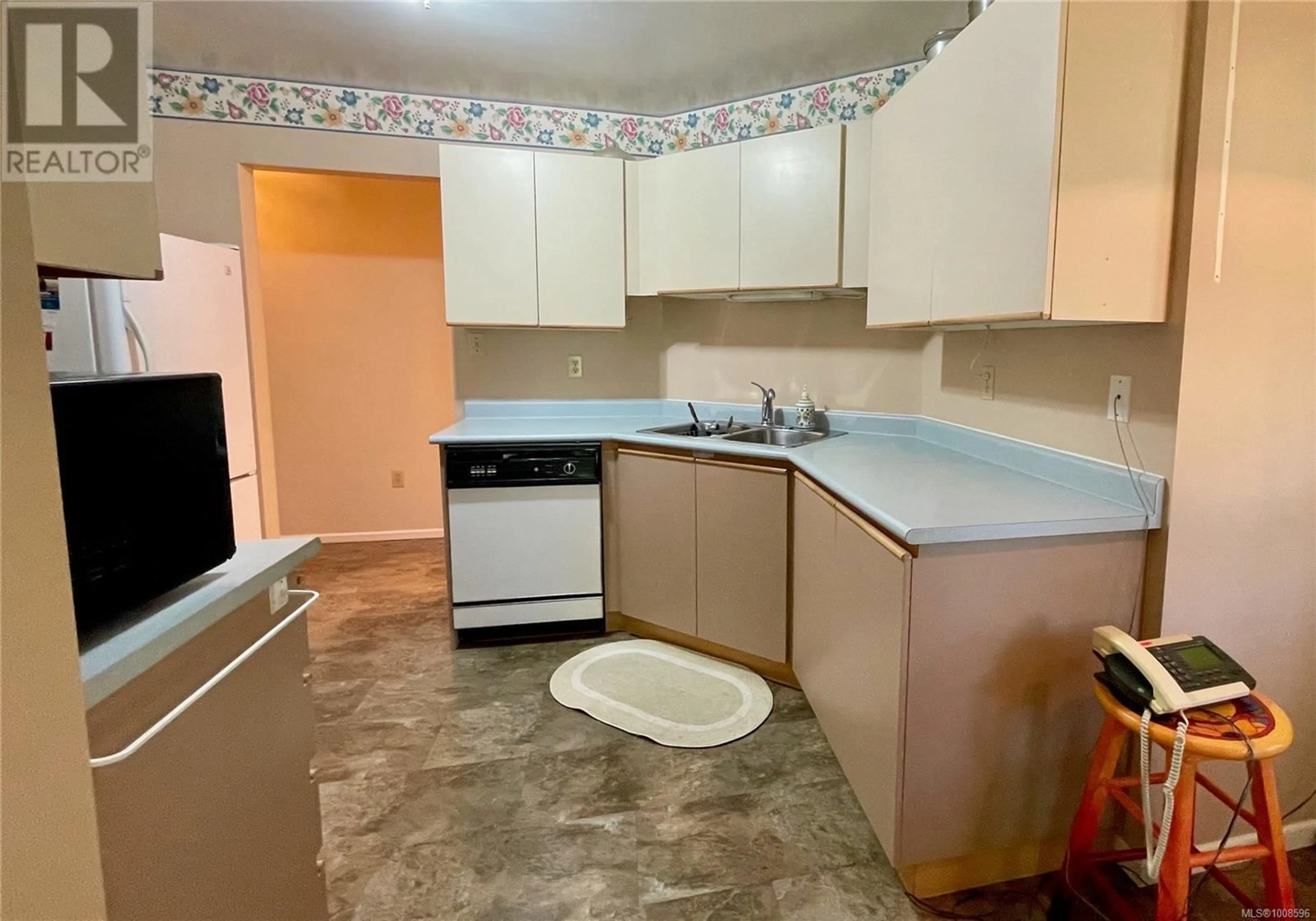 Standard kitchen, unknown for 303C - 4678 ELK LAKE DRIVE, Saanich British Columbia V8Z5M1