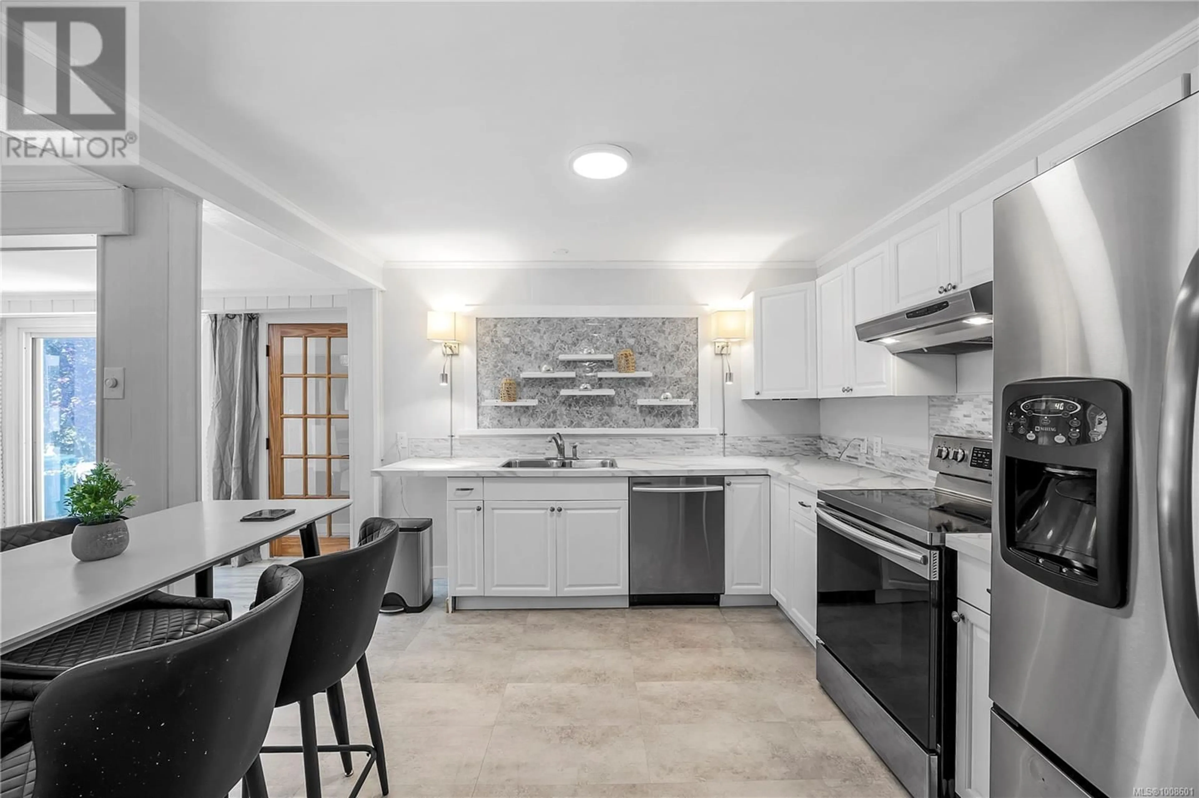 Open concept kitchen, ceramic/tile floor for 5788 JAYNES ROAD, Duncan British Columbia V9L3B8