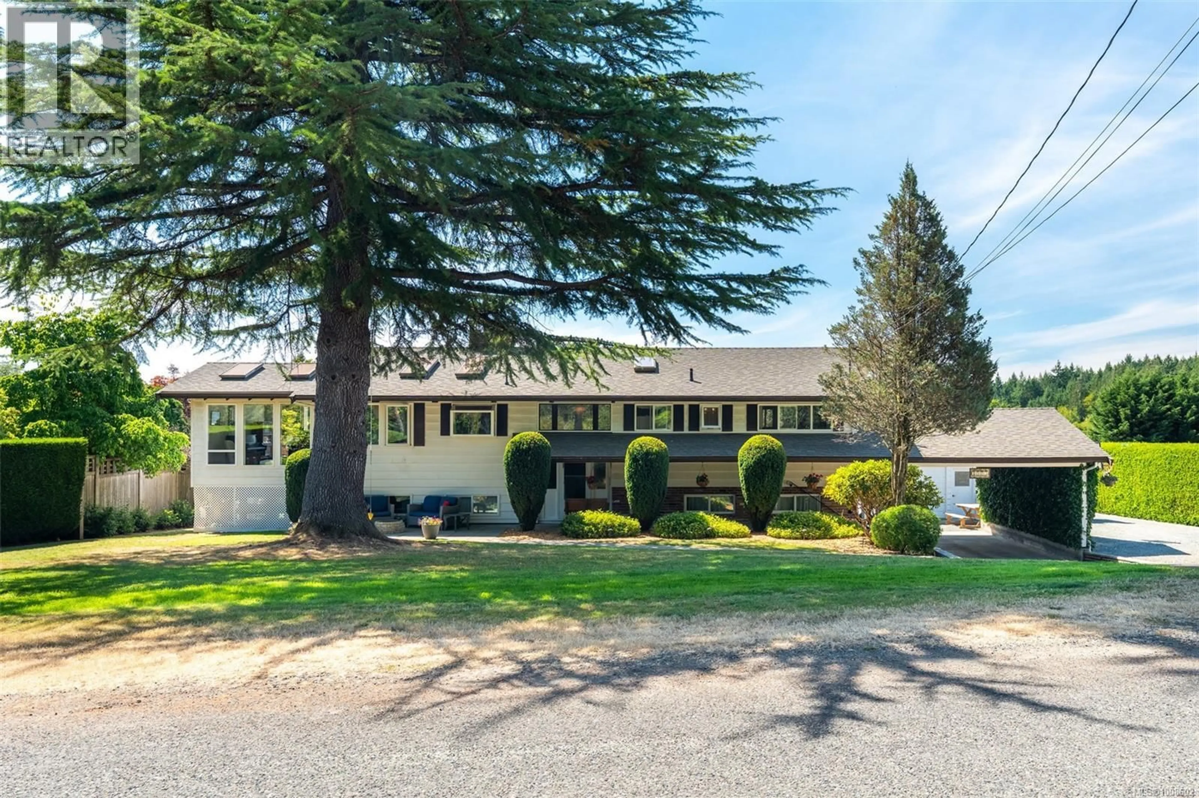 A pic from outside/outdoor area/front of a property/back of a property/a pic from drone, street for 1923 NICHOLAS ROAD, Central Saanich British Columbia V8M1X8