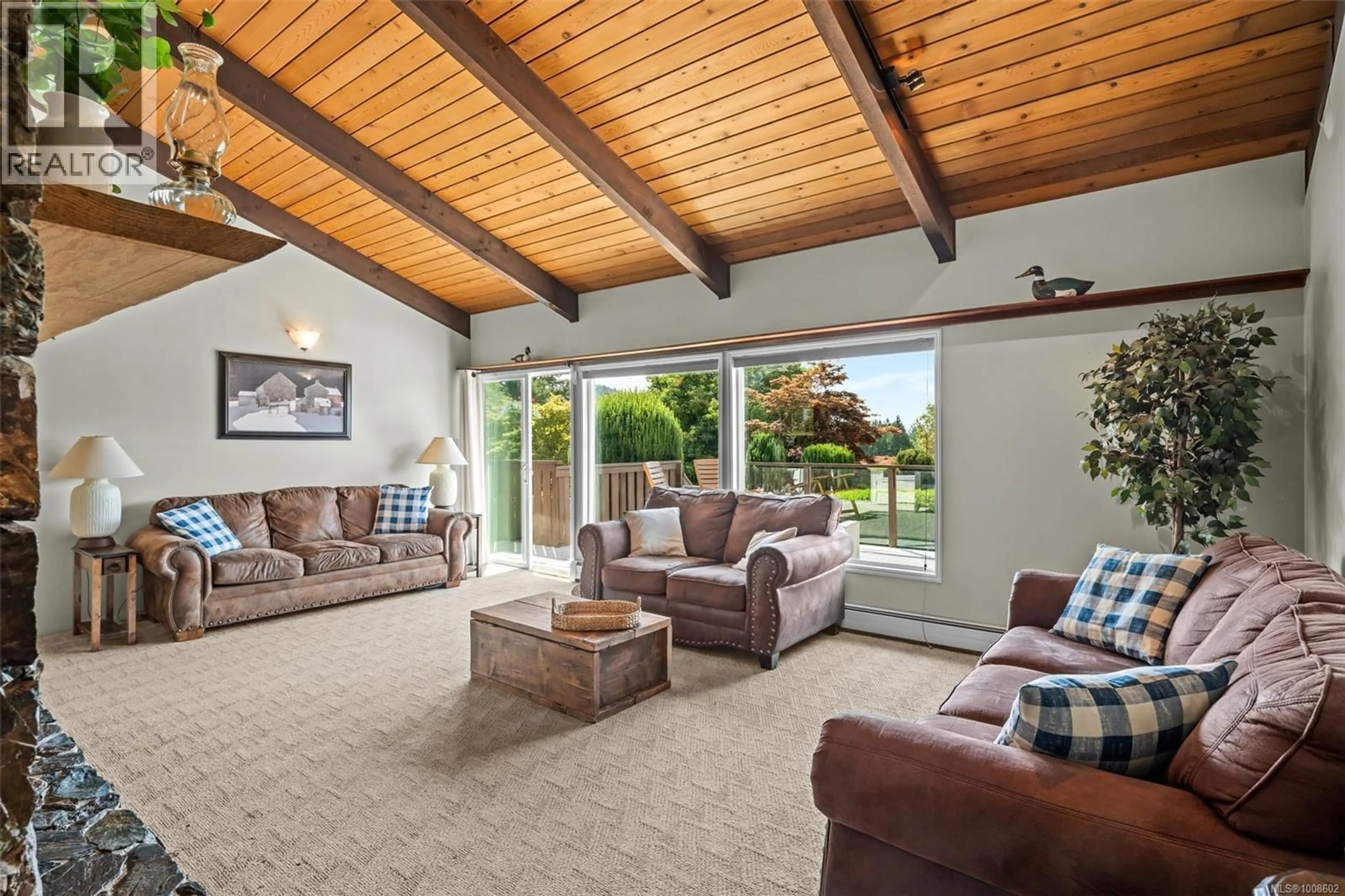 Living room with furniture, unknown for 1923 NICHOLAS ROAD, Central Saanich British Columbia V8M1X8