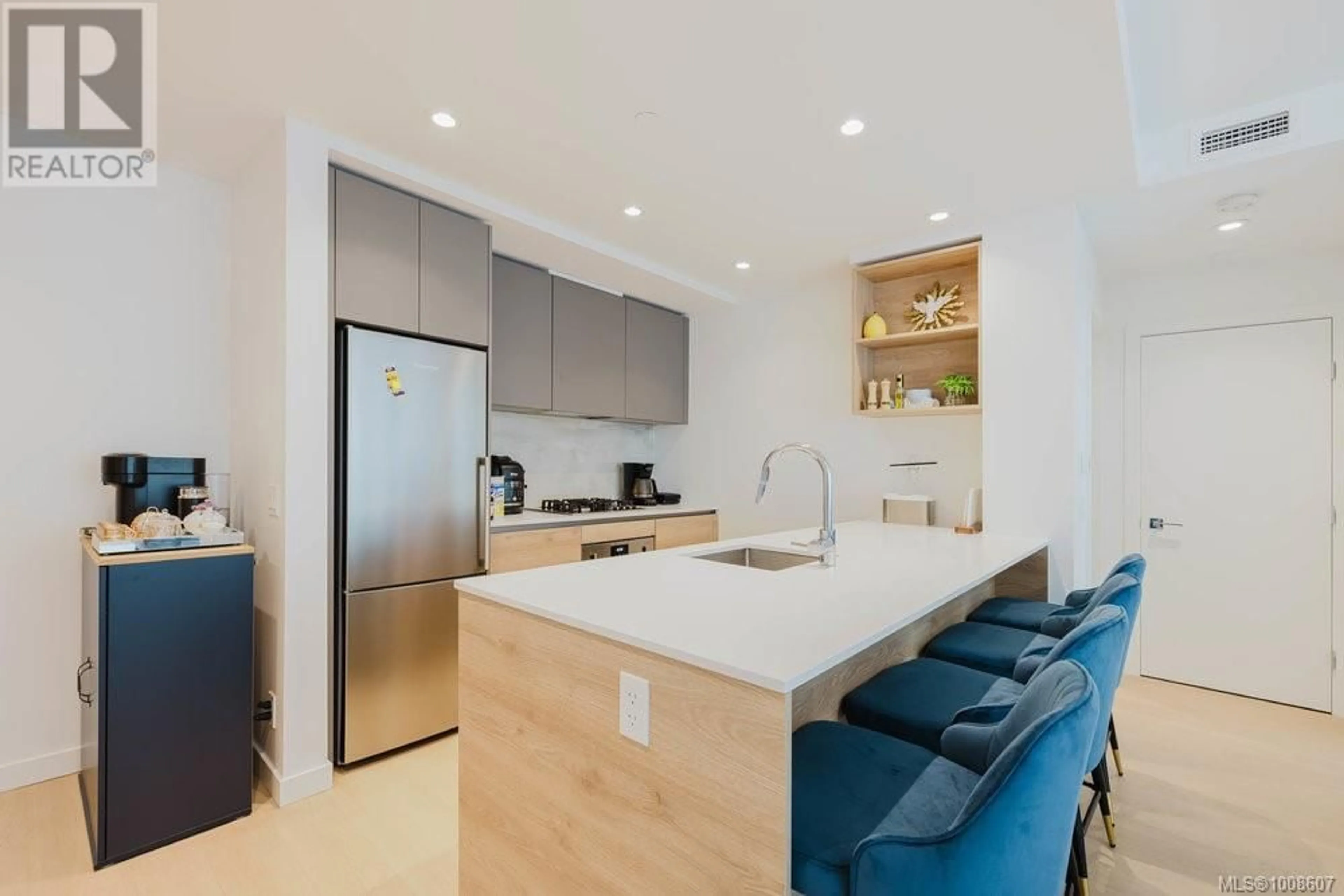 Open concept kitchen, unknown for 401 - 363 TYEE ROAD, Victoria British Columbia V9A0B5