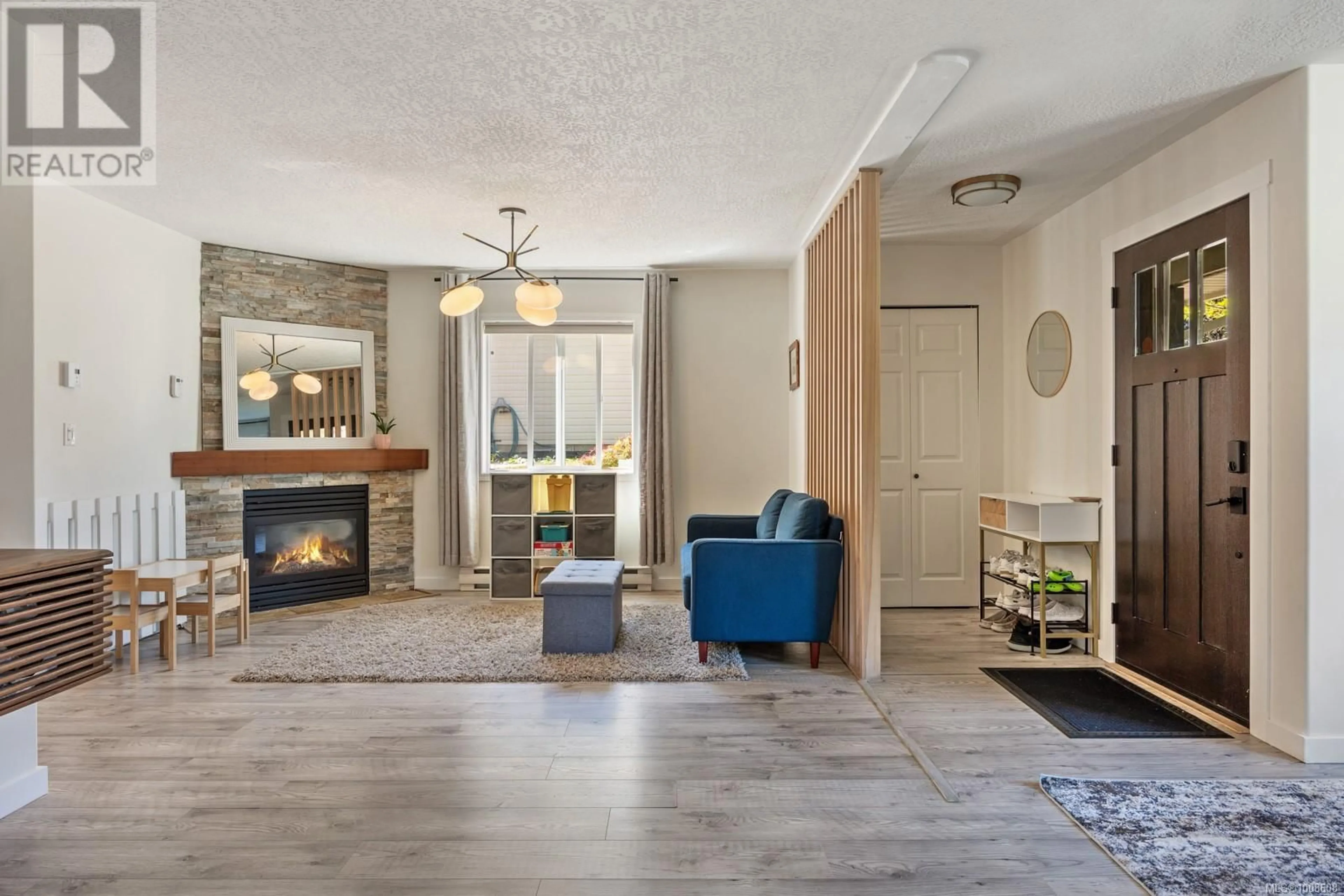 Living room with furniture, unknown for 1273 NOEL AVENUE, Comox British Columbia V9N4A3