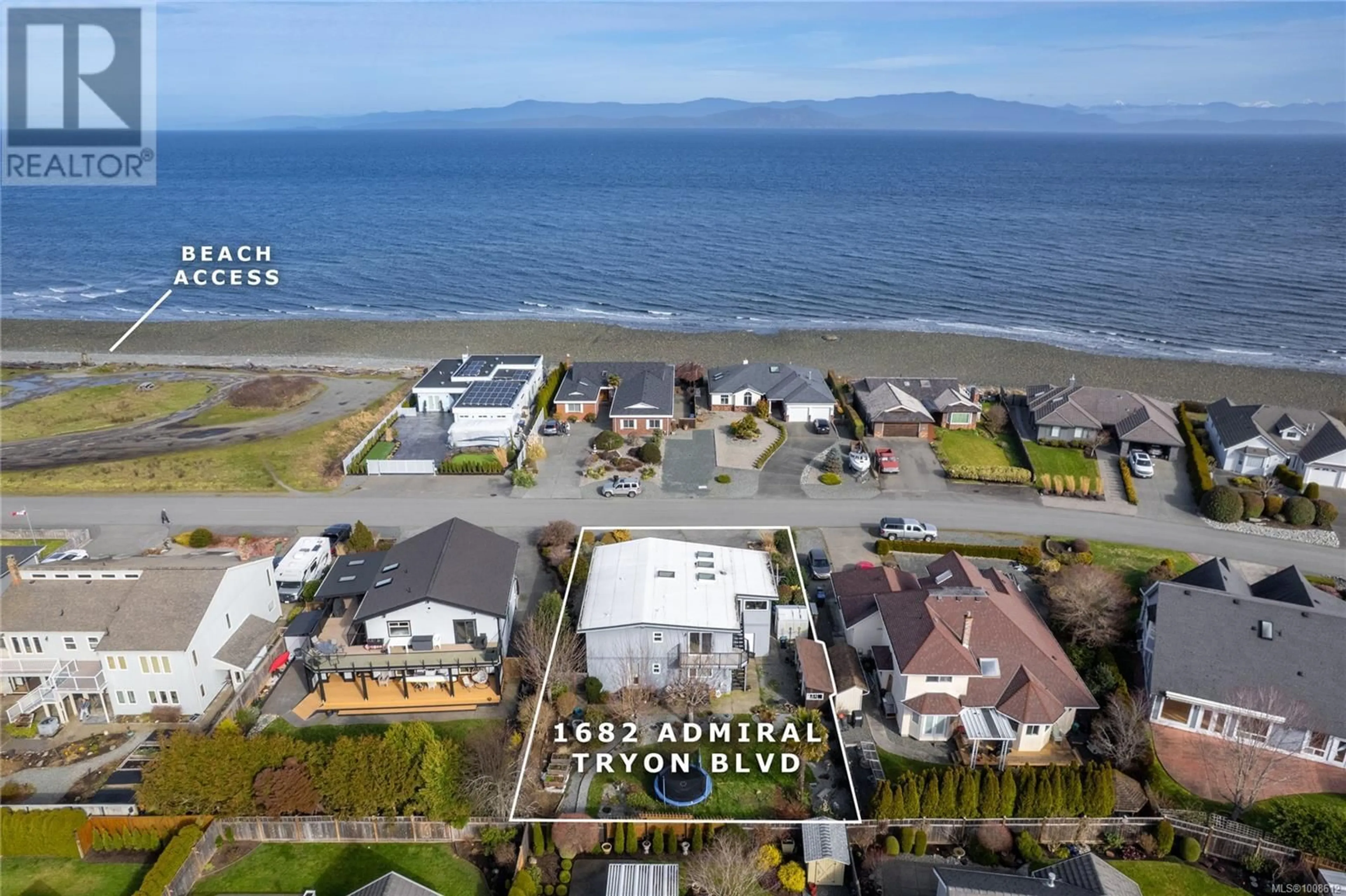A pic from outside/outdoor area/front of a property/back of a property/a pic from drone, water/lake/river/ocean view for 1682 ADMIRAL TRYON BOULEVARD, Parksville British Columbia V9P1Y1