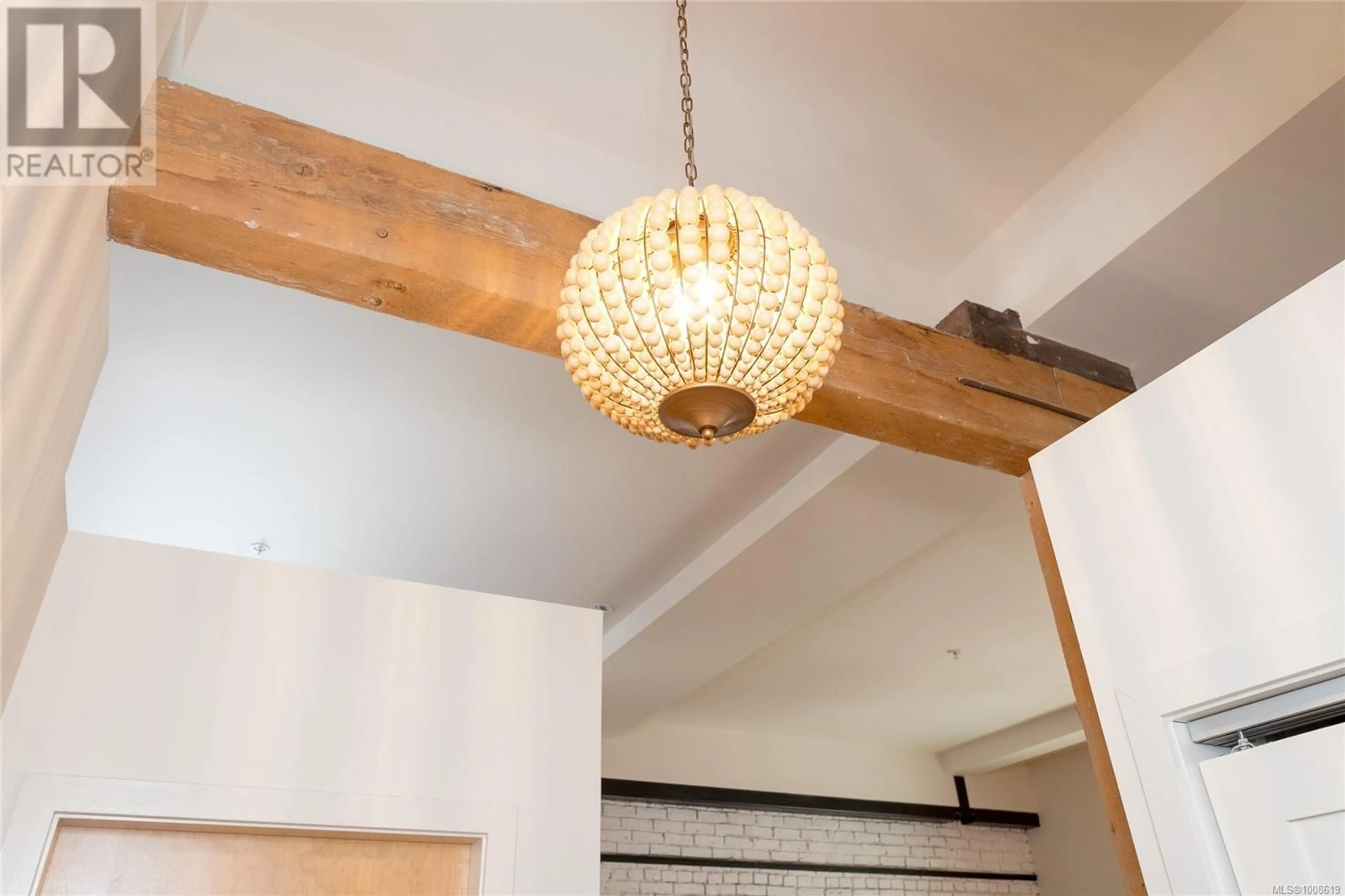Indoor foyer for 307 - 610 JOHNSON STREET, Victoria British Columbia V8W1M4