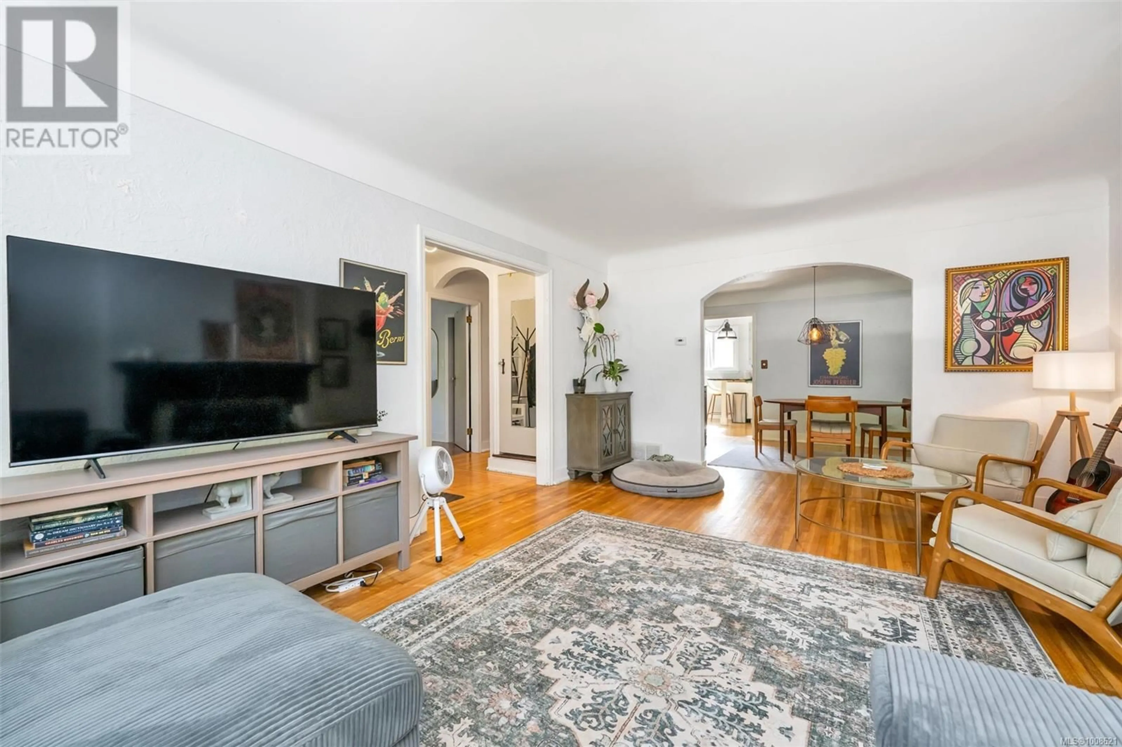 Living room with furniture, unknown for 869 RICHMOND AVENUE, Victoria British Columbia V8X3Z2