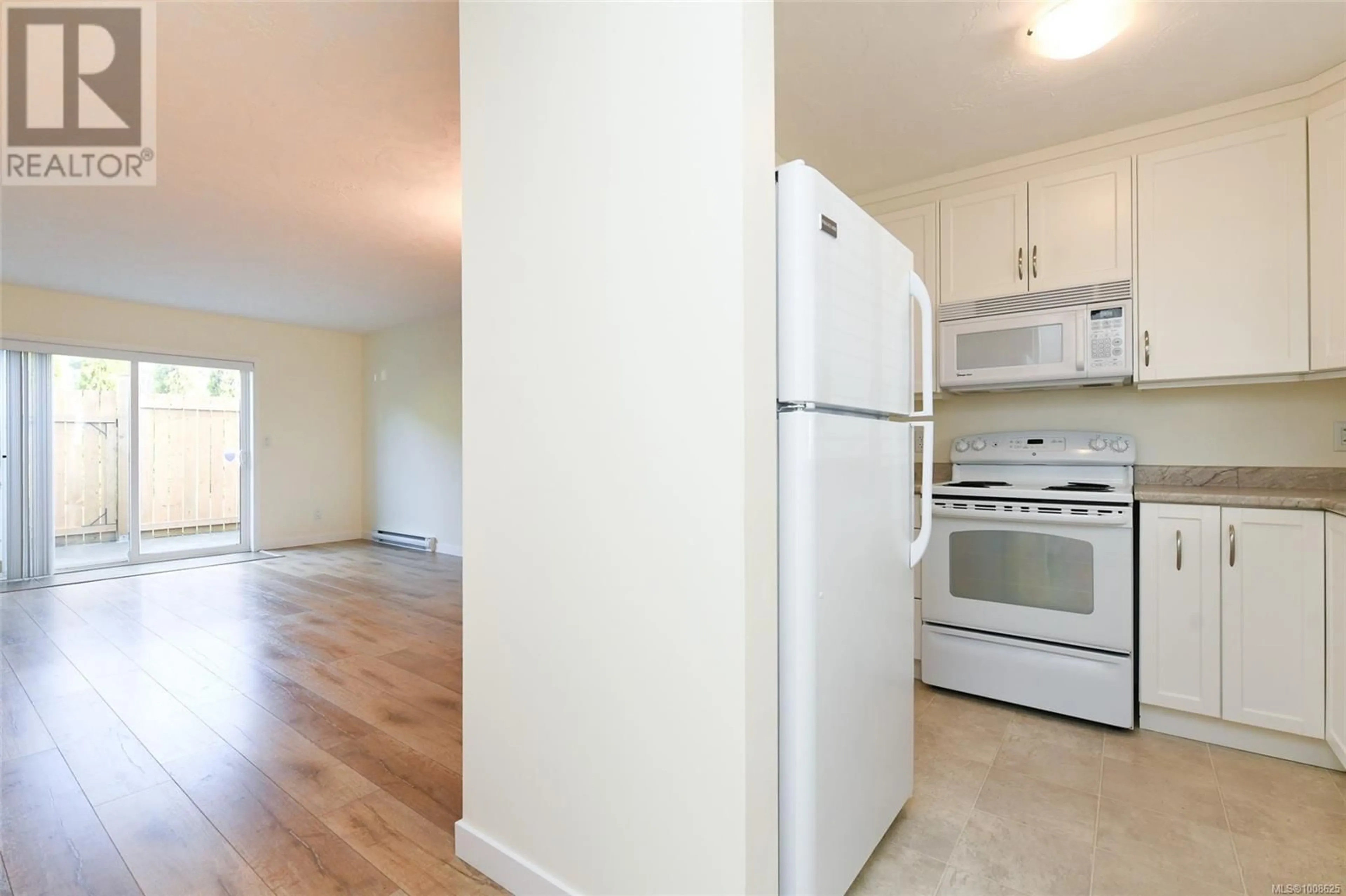 Standard kitchen, wood/laminate floor for 8 - 1095 EDGETT ROAD, Courtenay British Columbia V9N8P2
