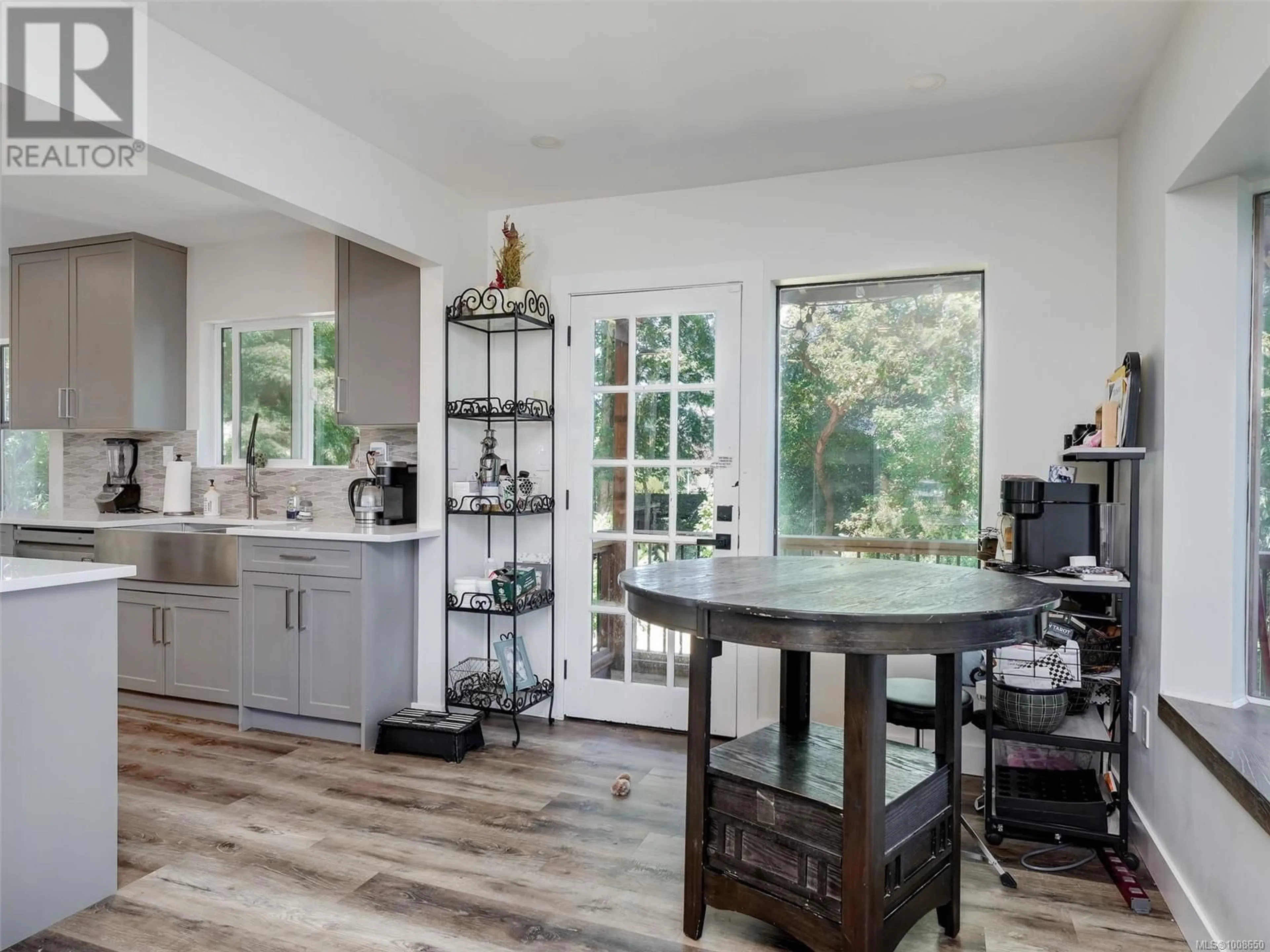 Open concept kitchen, unknown for 2418 BARBARA PLACE, Central Saanich British Columbia V8Z5T4