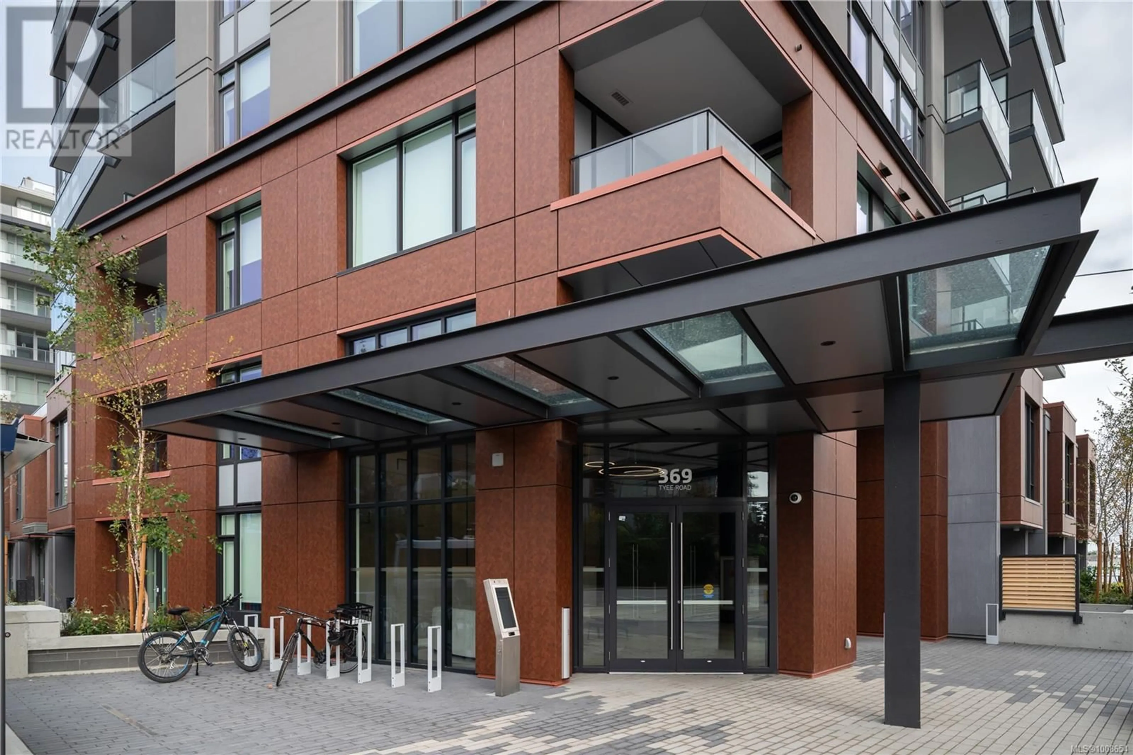 Indoor foyer for 709 - 369 TYEE ROAD, Victoria British Columbia V9A0B6
