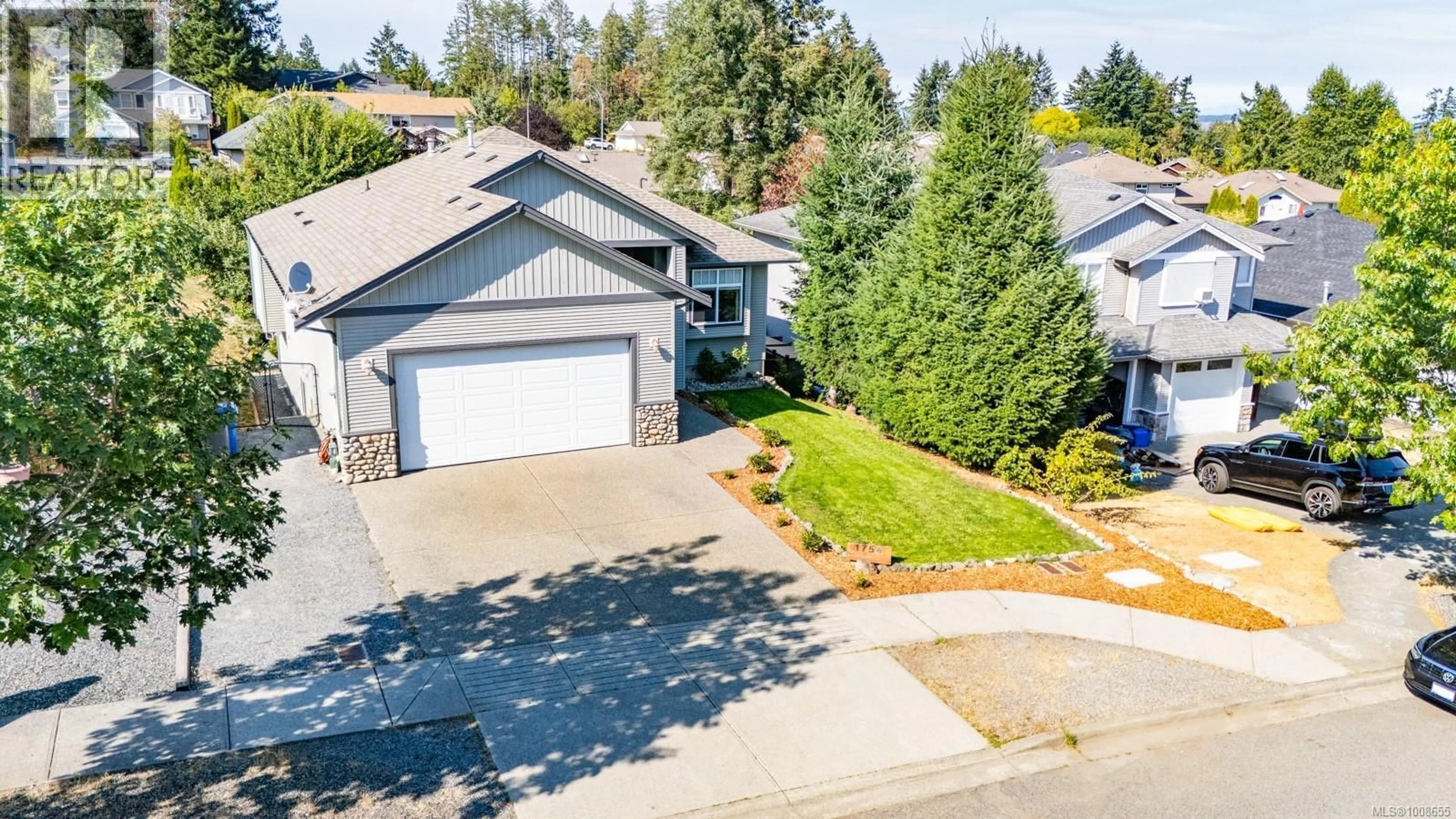 A pic from outside/outdoor area/front of a property/back of a property/a pic from drone, street for 1754 COUNTRY HILLS DRIVE, Nanaimo British Columbia V9X1X5