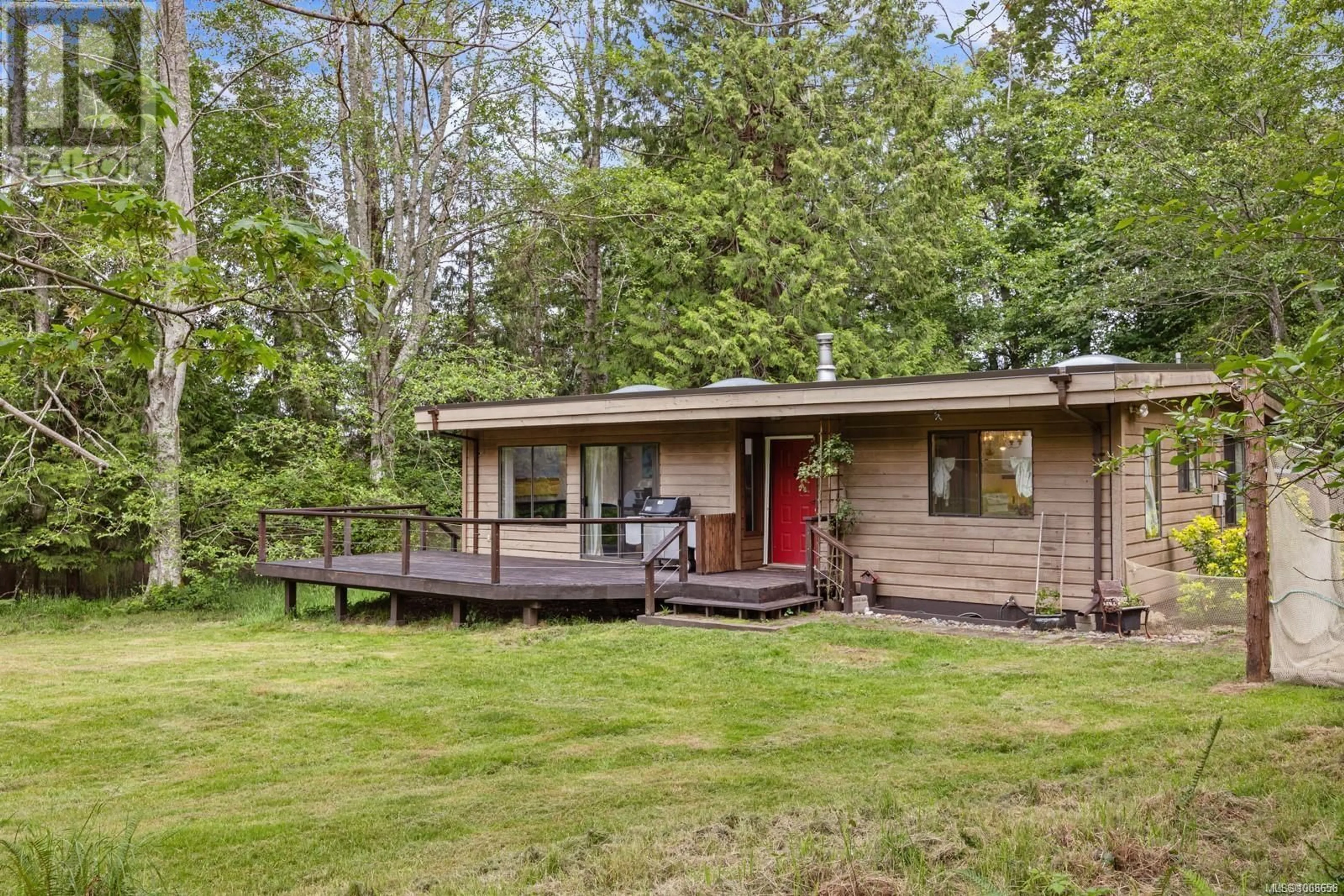 Patio, forest/trees view for 1100 MOUNT ROAD, Hornby Island British Columbia V0R1Z0