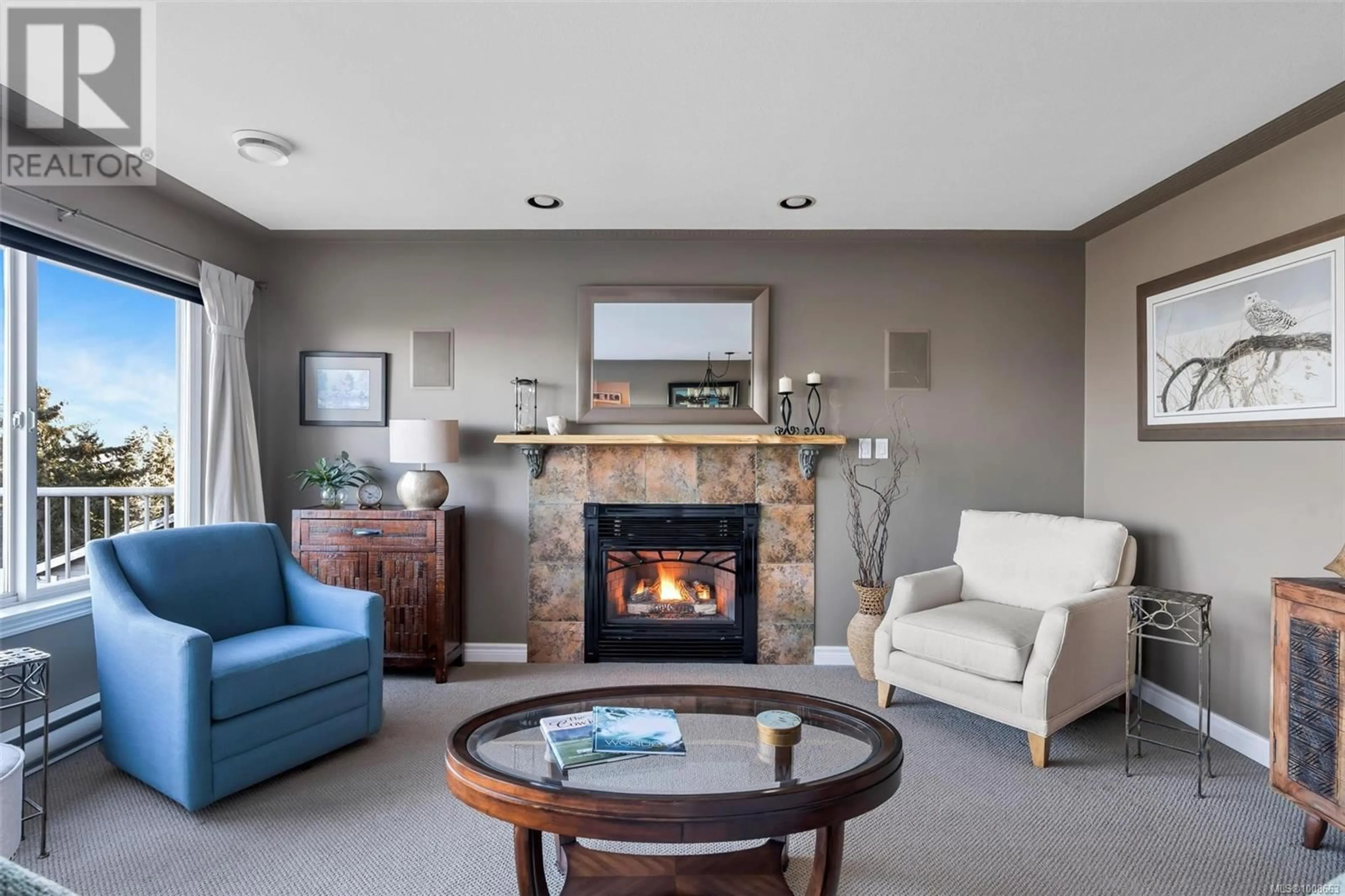 Living room with furniture, unknown for 6015 CHIPPEWA ROAD, Duncan British Columbia V9L5P3