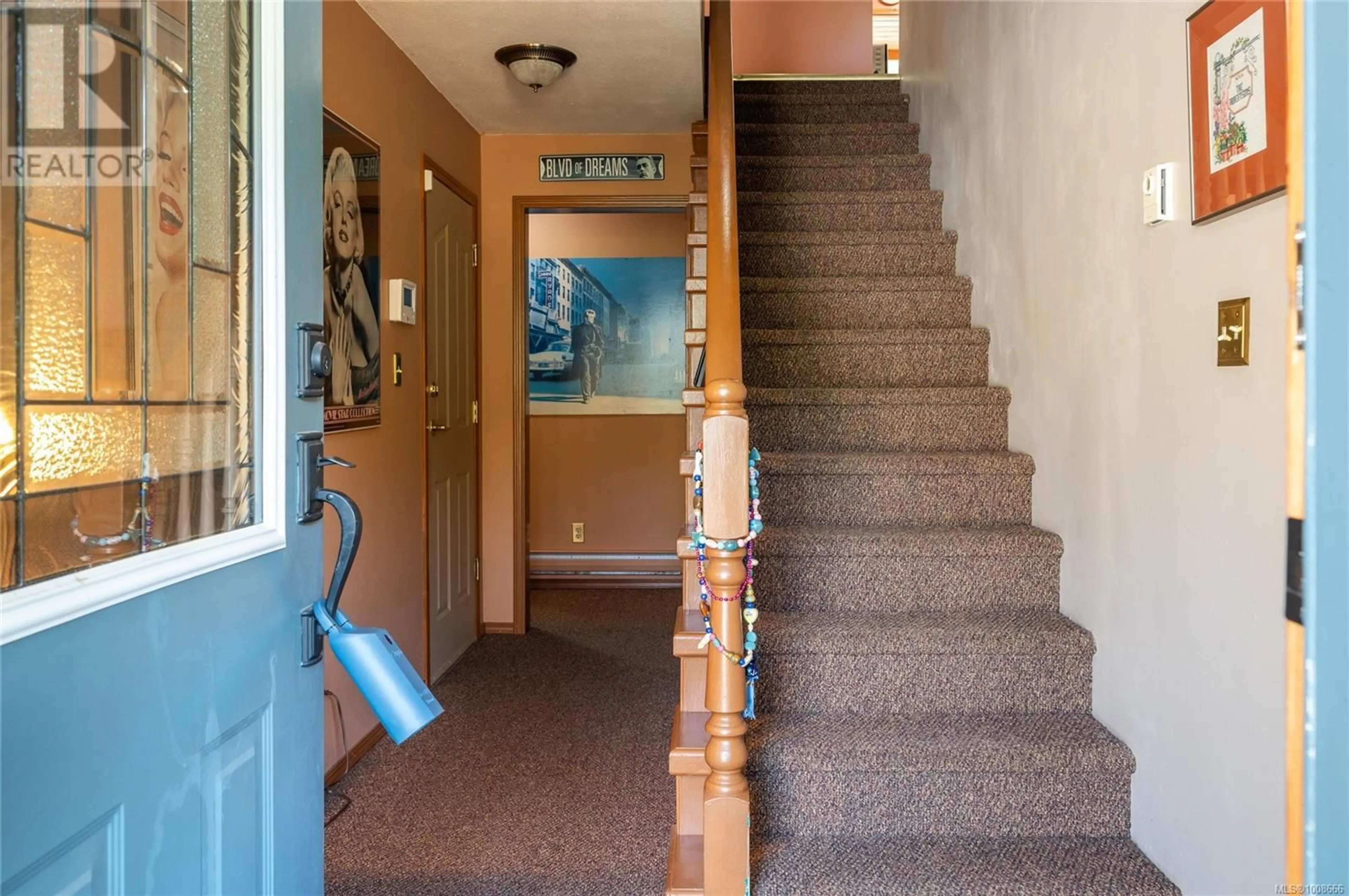 Indoor foyer for 1774 EXTENSION ROAD, Nanaimo British Columbia V9X1C9