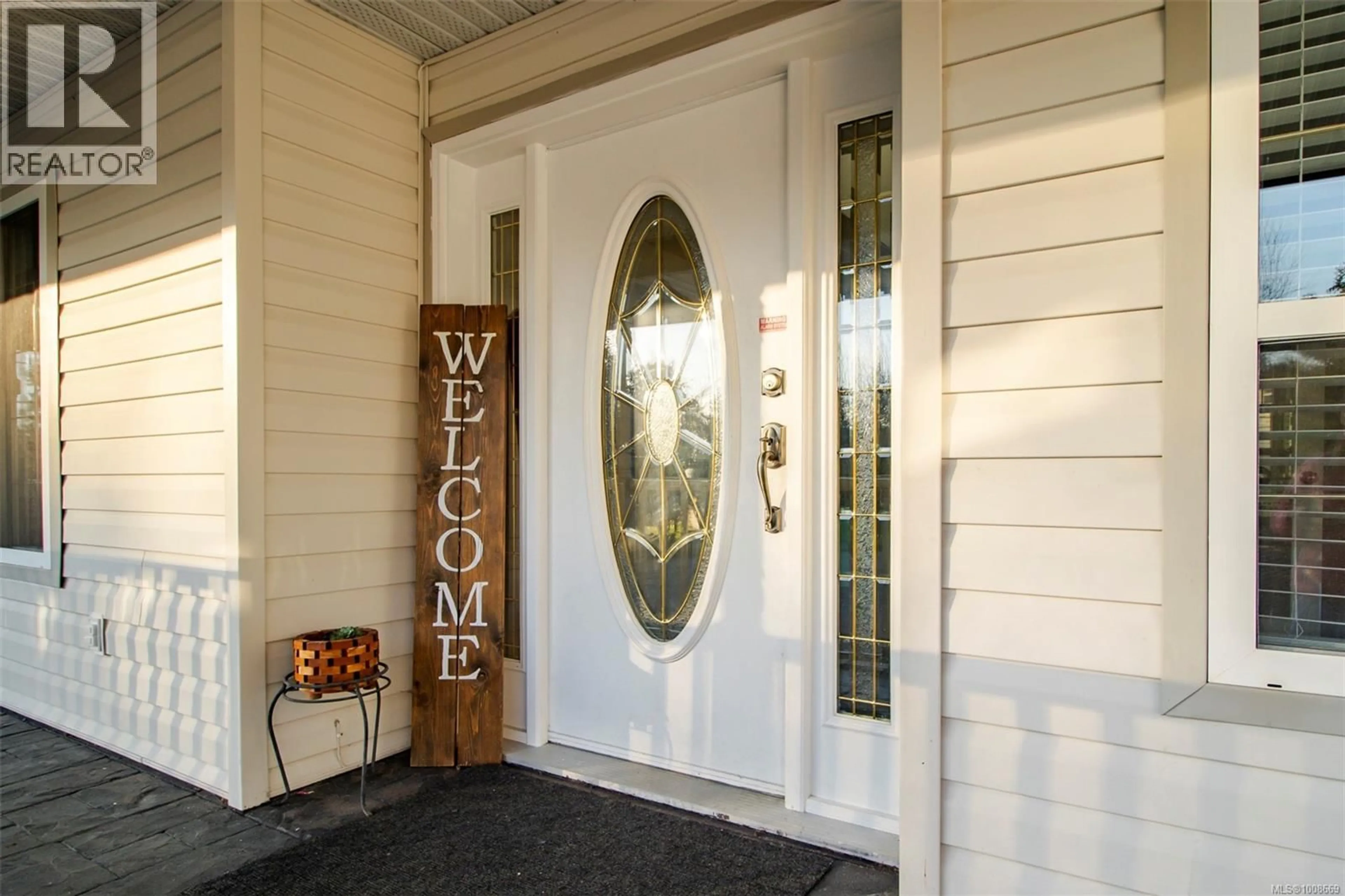 Indoor entryway for 1960 EMMA WAY, Nanaimo British Columbia V9X1H4