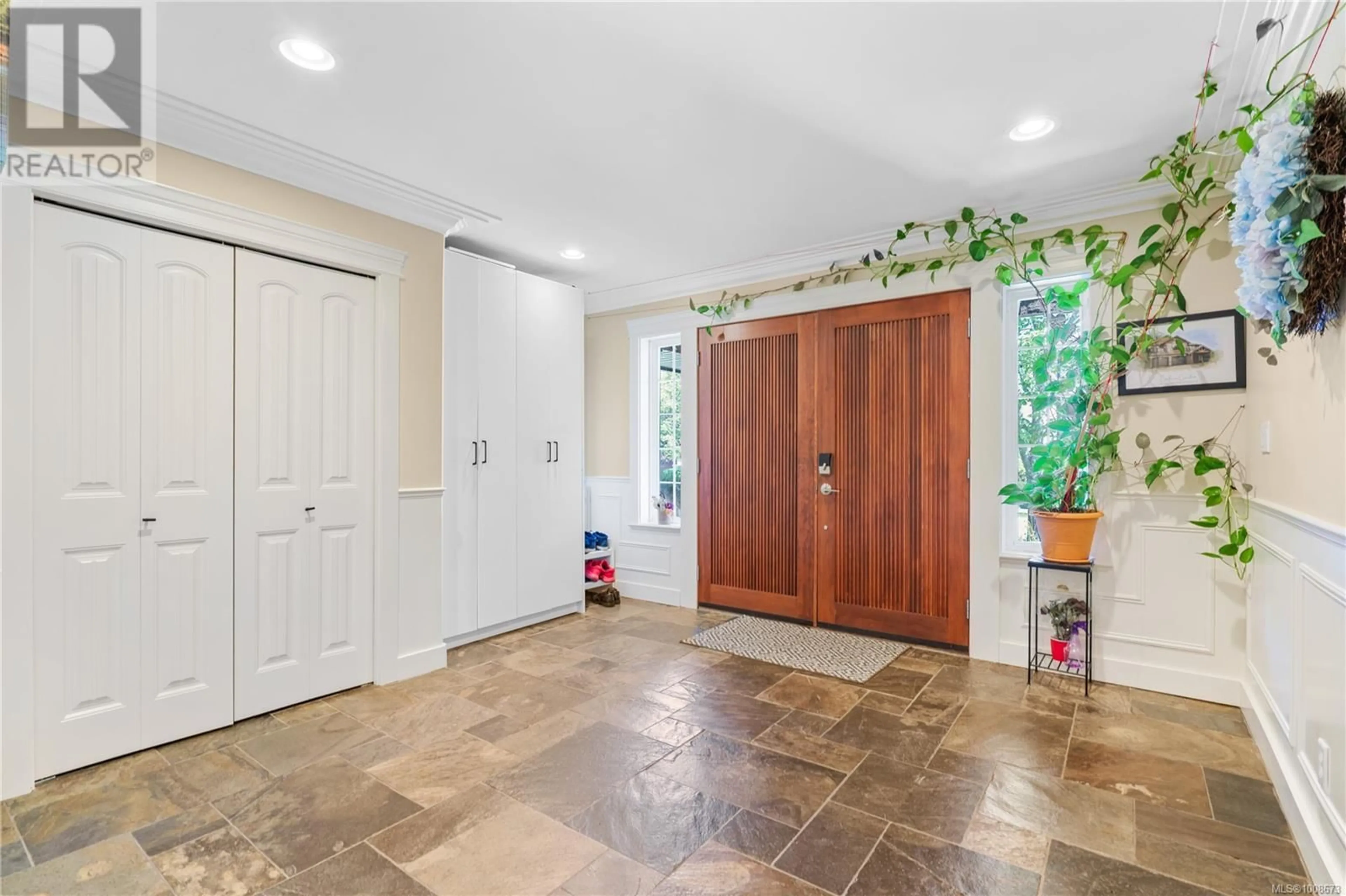 Indoor entryway for 1181 NATURES GATE, Langford British Columbia V9B0B4