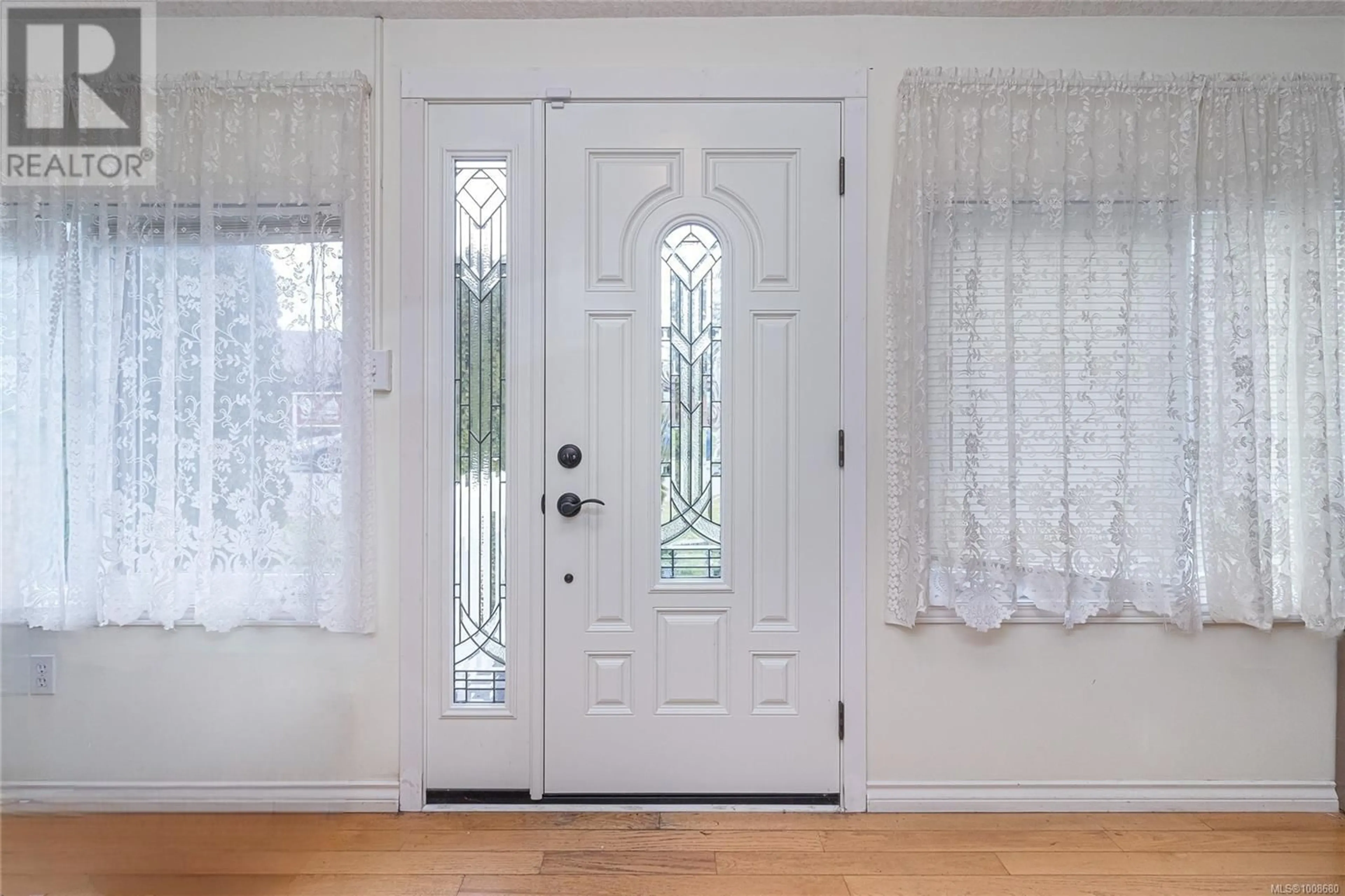 Indoor entryway for 9900 ESPLANADE STREET, Chemainus British Columbia V0R1K0