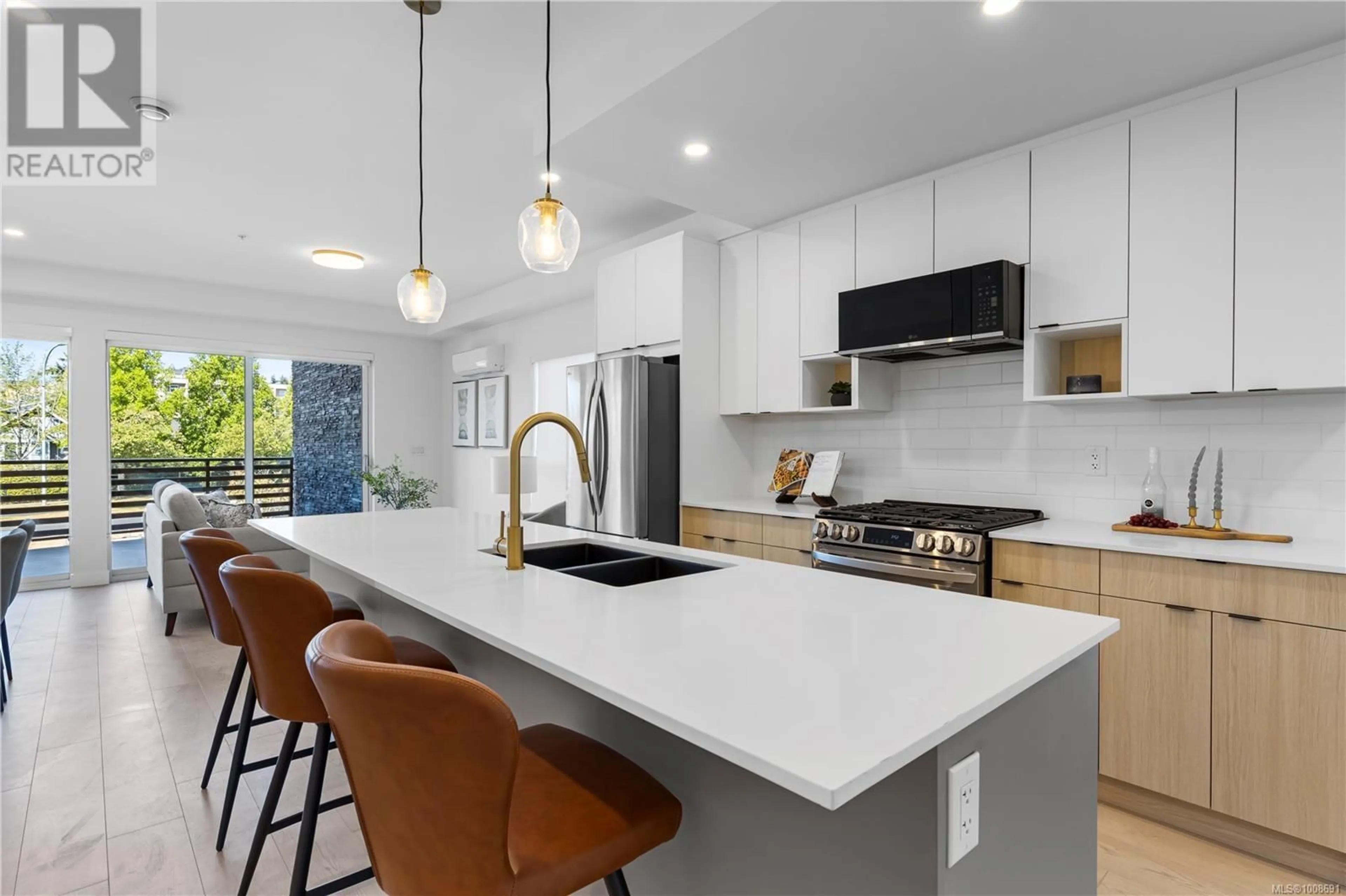 Open concept kitchen, ceramic/tile floor for 101 - 2629 MILLSTREAM ROAD, Langford British Columbia V9B3R8