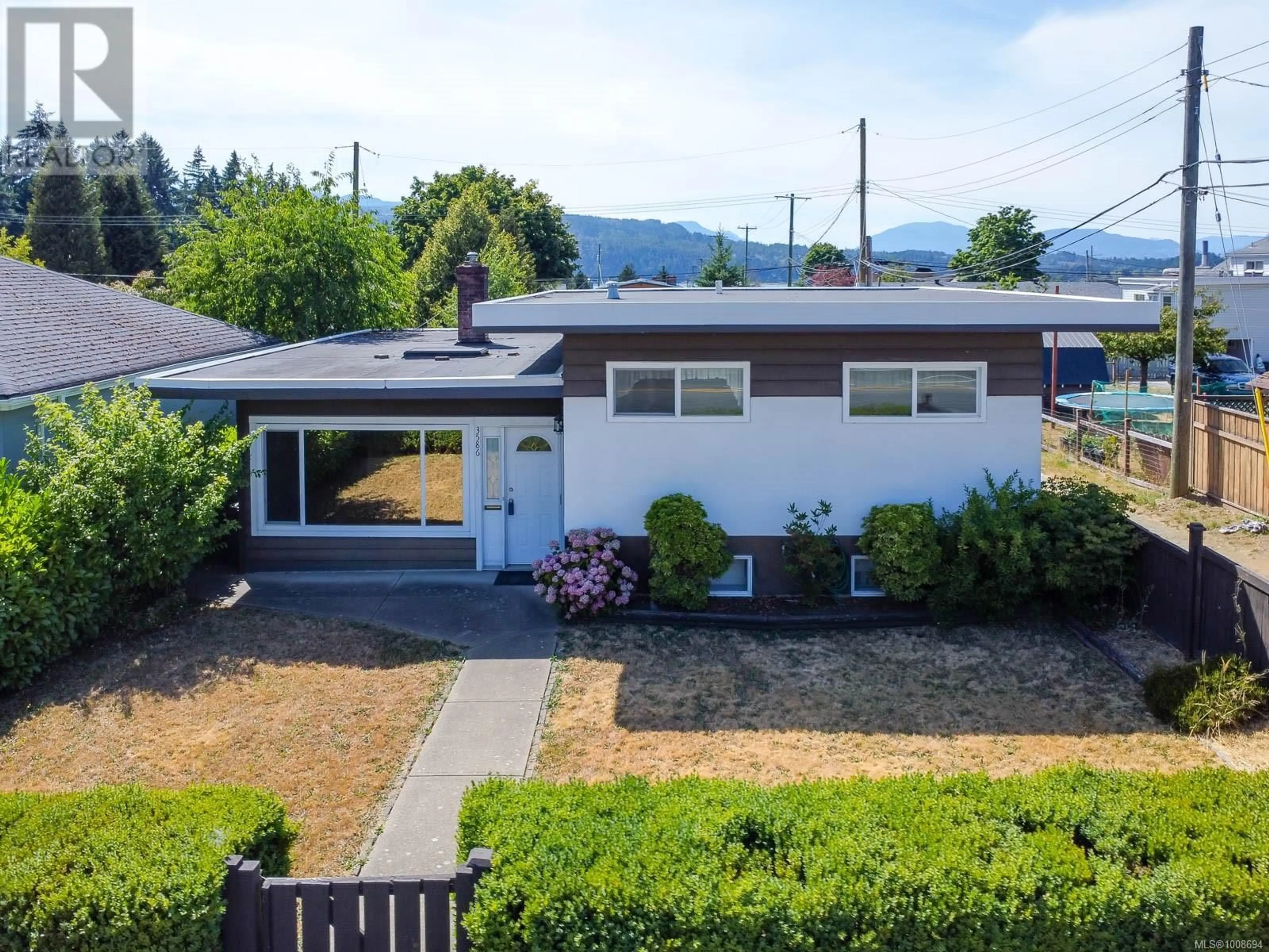 A pic from outside/outdoor area/front of a property/back of a property/a pic from drone, unknown for 3586 10TH AVENUE, Port Alberni British Columbia V9Y4W2