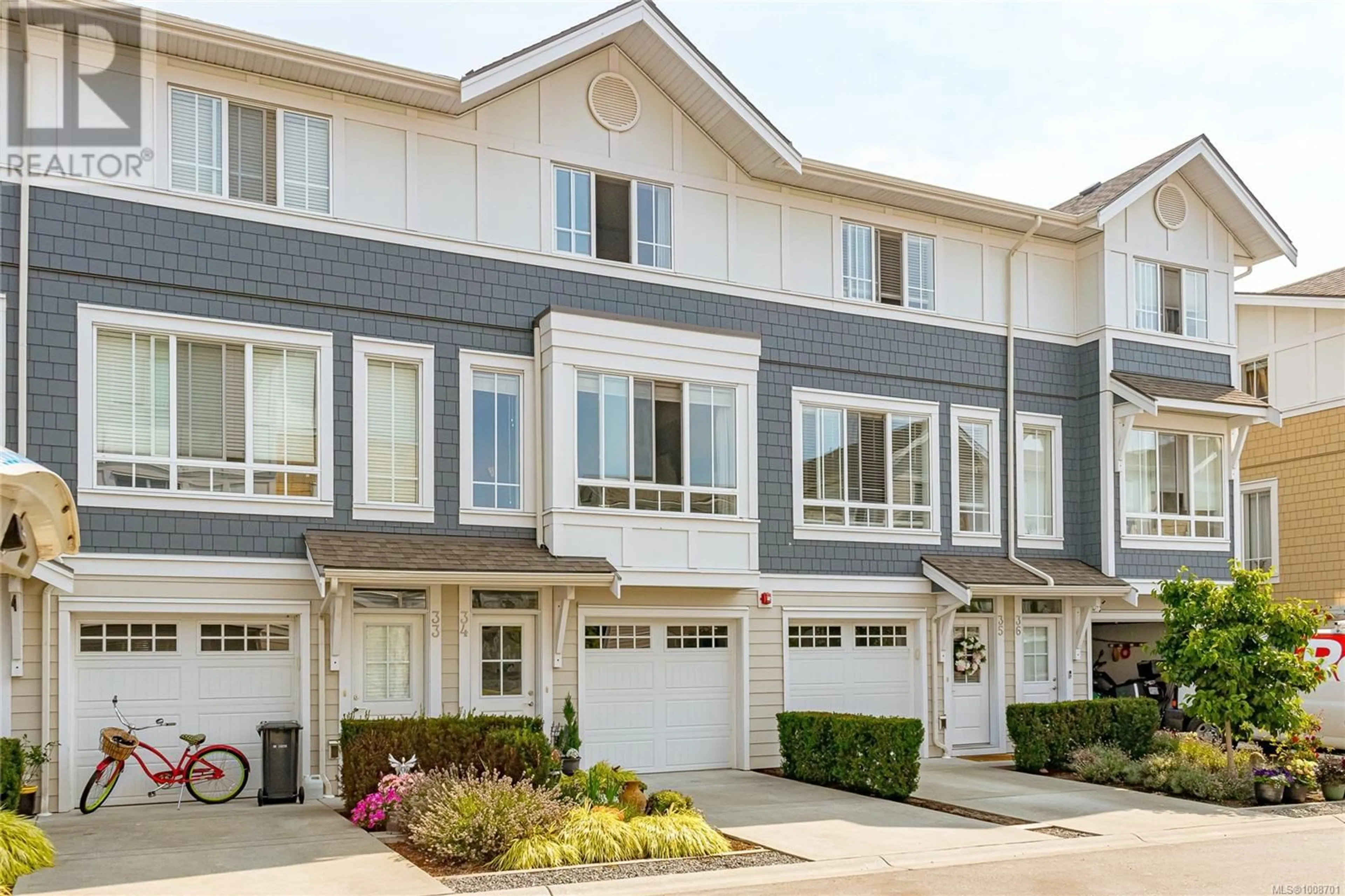 Home with vinyl exterior material, street for 34 - 370 LATORIA BOULEVARD, Colwood British Columbia V9C0N9