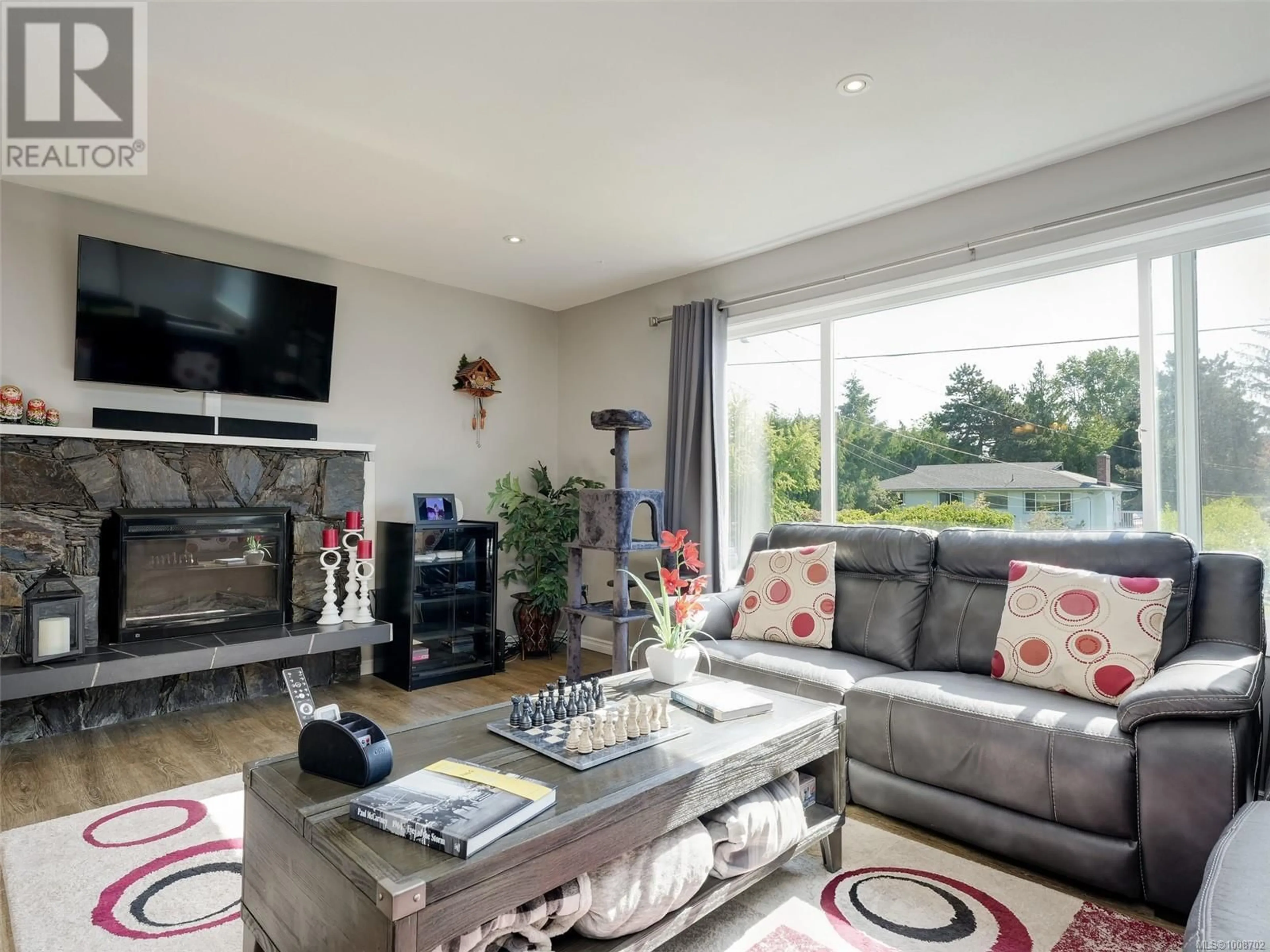 Living room with furniture, unknown for 10378 PATRICIA PLACE, Sidney British Columbia V8L3J6